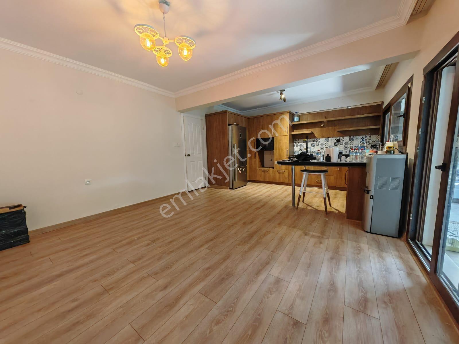 Satılık Konut Sitesinde Özel Havuzlu 4+1 Bahçeli Doğalgazlı Villa - Görsel 14