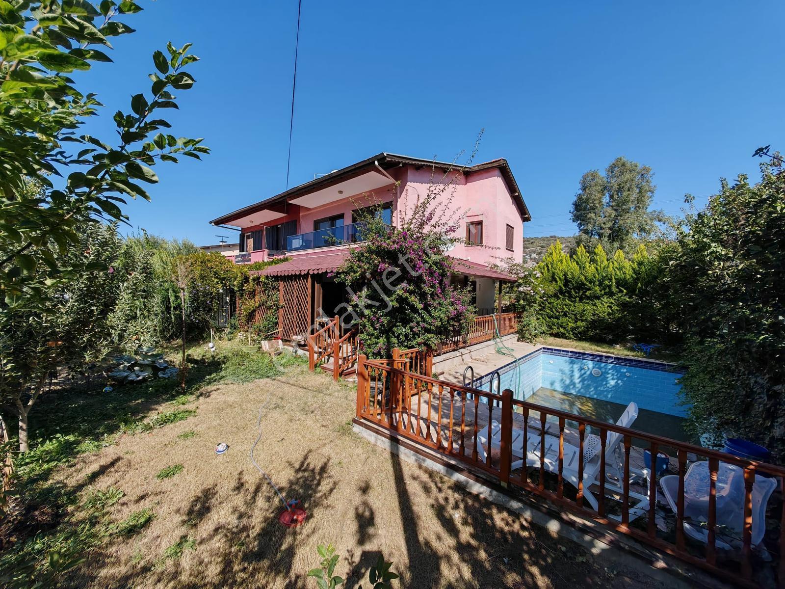 Satılık Konut Sitesinde Özel Havuzlu 4+1 Bahçeli Doğalgazlı Villa - Görsel 5