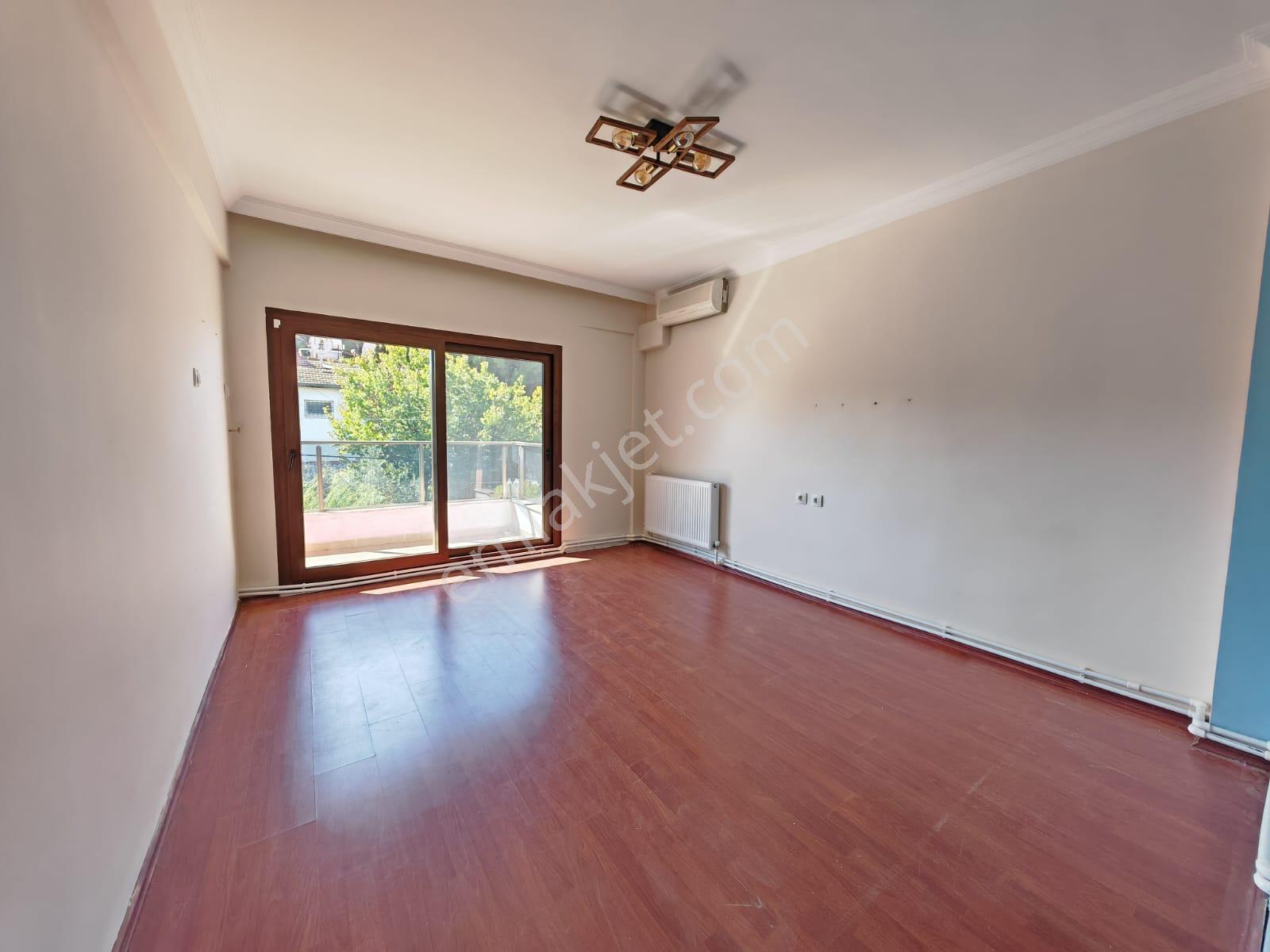 Satılık Konut Sitesinde Özel Havuzlu 4+1 Bahçeli Doğalgazlı Villa - Görsel 20