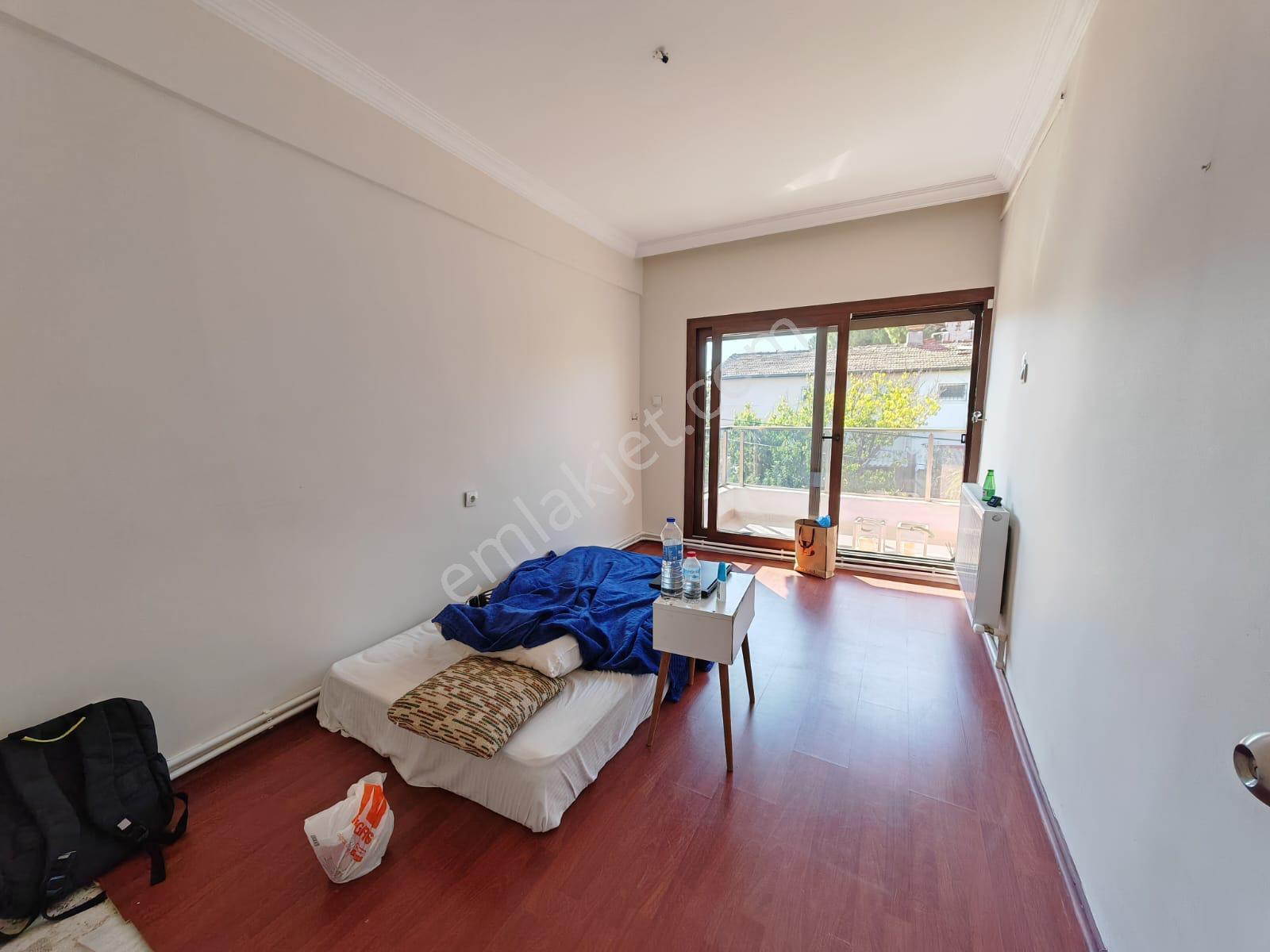 Satılık Konut Sitesinde Özel Havuzlu 4+1 Bahçeli Doğalgazlı Villa - Görsel 19