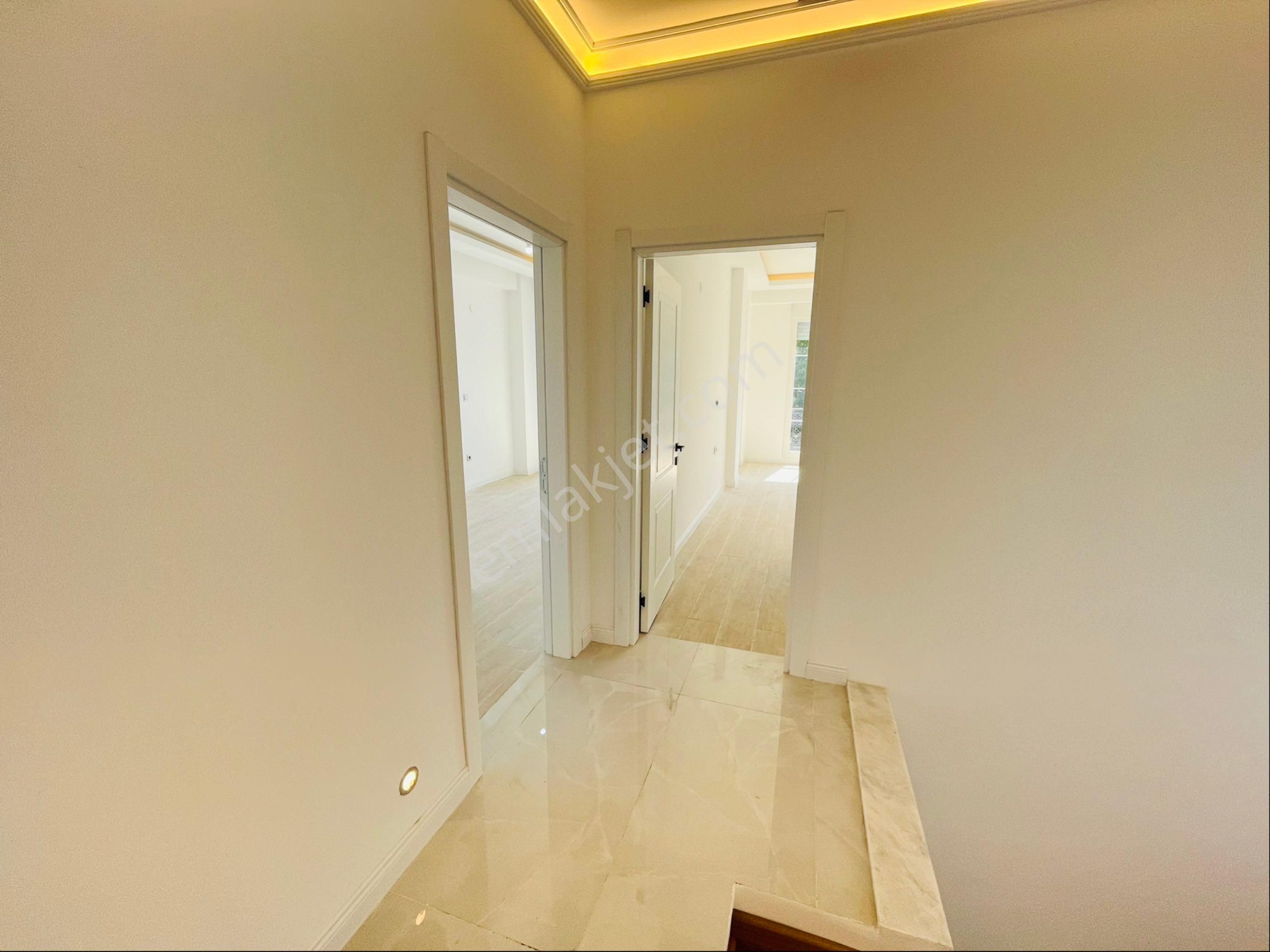 Altınoluk Narlı Bölgesinde Denize 250 Metre Bahçeli Yerden Isıtmalı Müstakil 4+1 Villa - Görsel 22