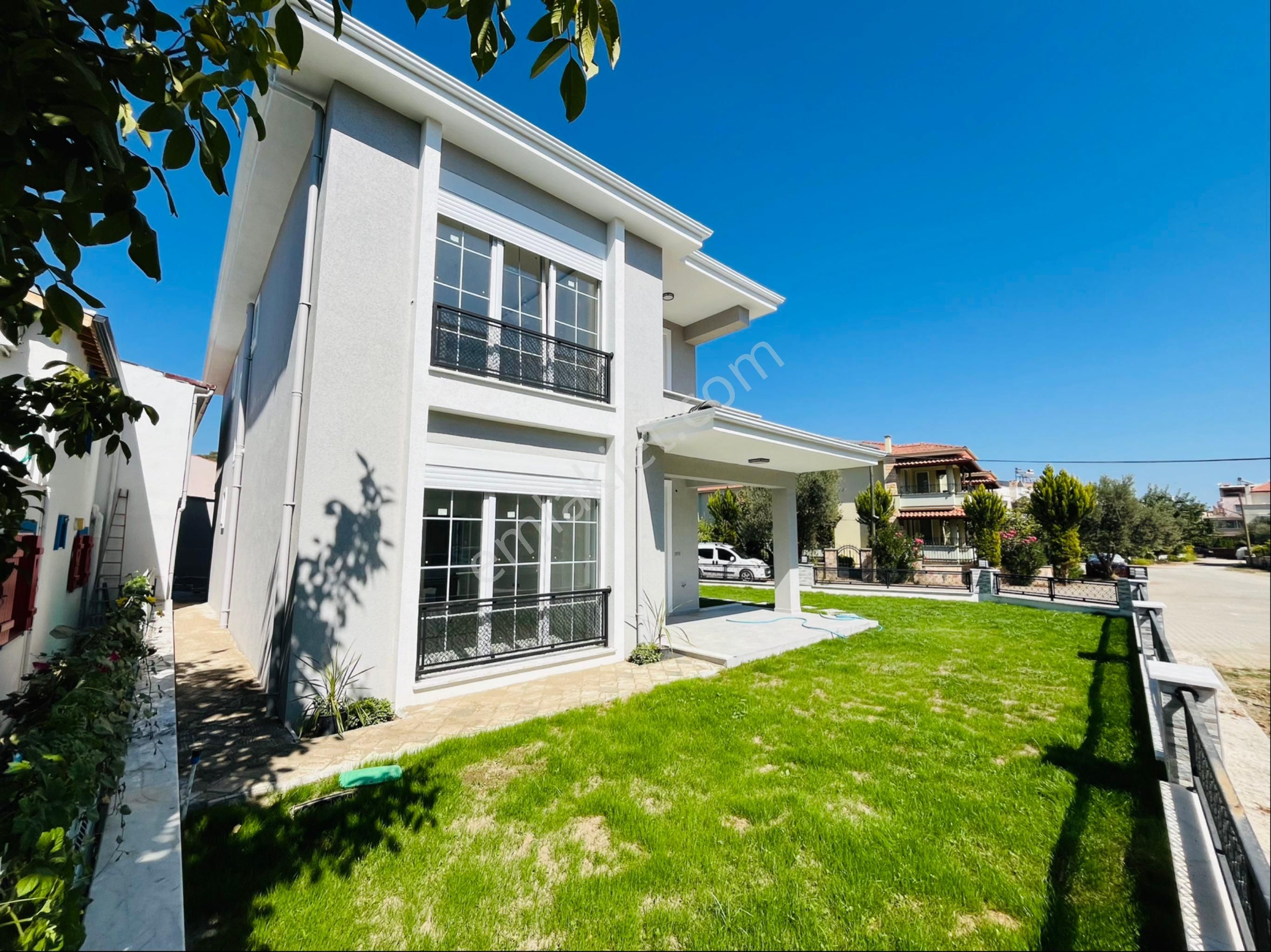 Altınoluk Narlı Bölgesinde Denize 250 Metre Bahçeli Yerden Isıtmalı Müstakil 4+1 Villa - Görsel 2