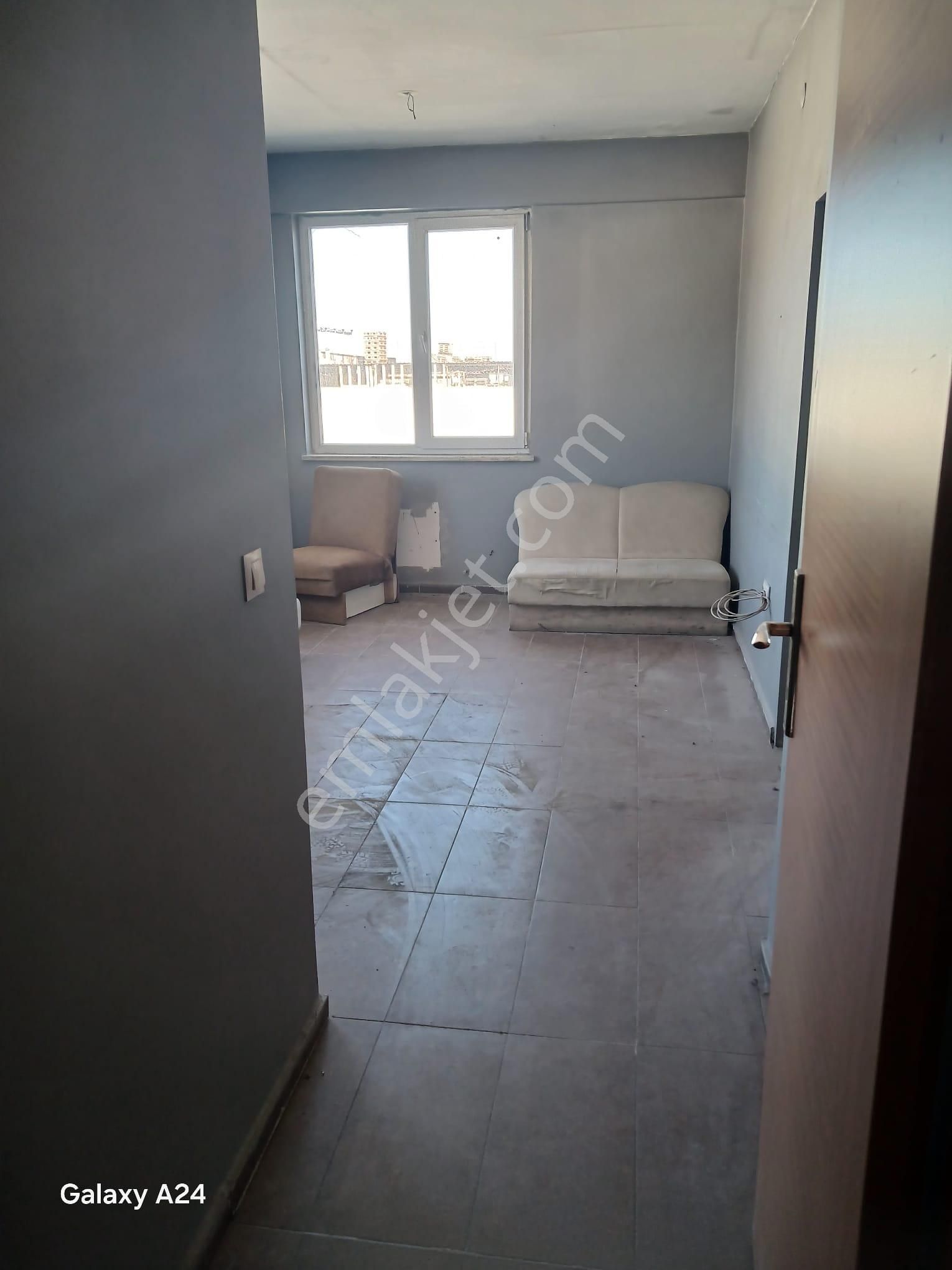 Ofis Ve İşyeri Binası Ve Arsası