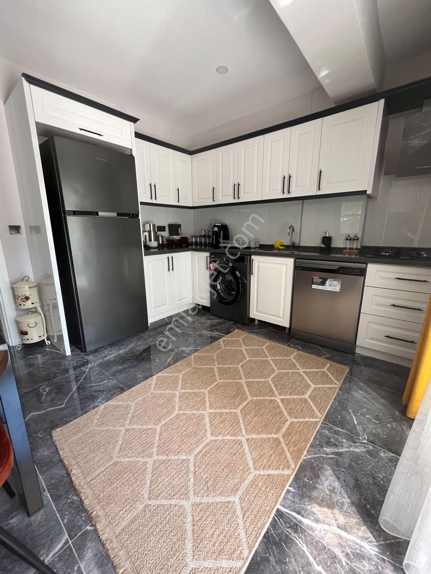 Goldhouse Dan Kiralık Karaçulhada Bahçeli Havuzlu 4+1 Villa - Görsel 3