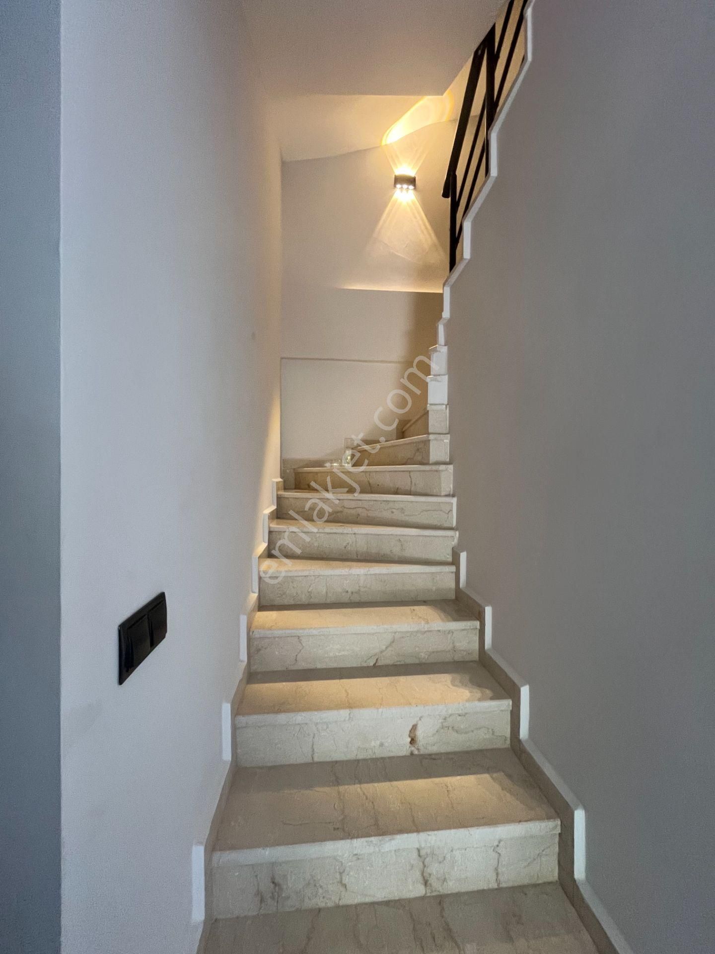 Goldhouse Dan Kiralık Karaçulhada Bahçeli Havuzlu 4+1 Villa - Görsel 8