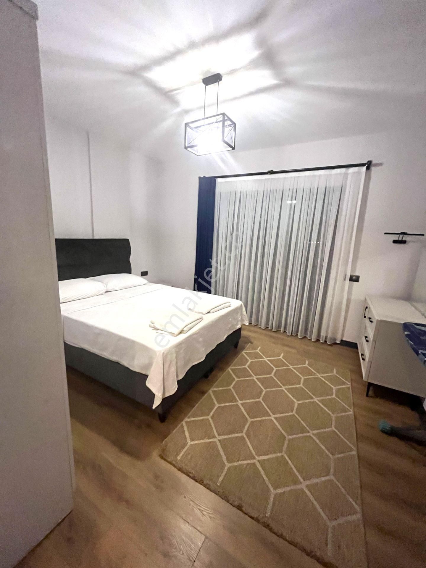 Goldhouse Dan Kiralık Karaçulhada Bahçeli Havuzlu 4+1 Villa - Görsel 12