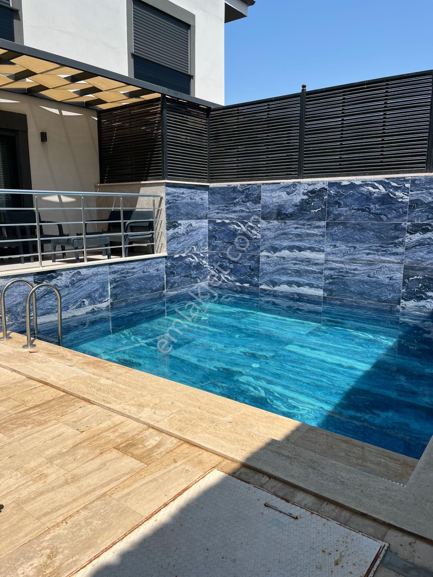 Goldhouse Dan Kiralık Karaçulhada Bahçeli Havuzlu 4+1 Villa - Görsel 27