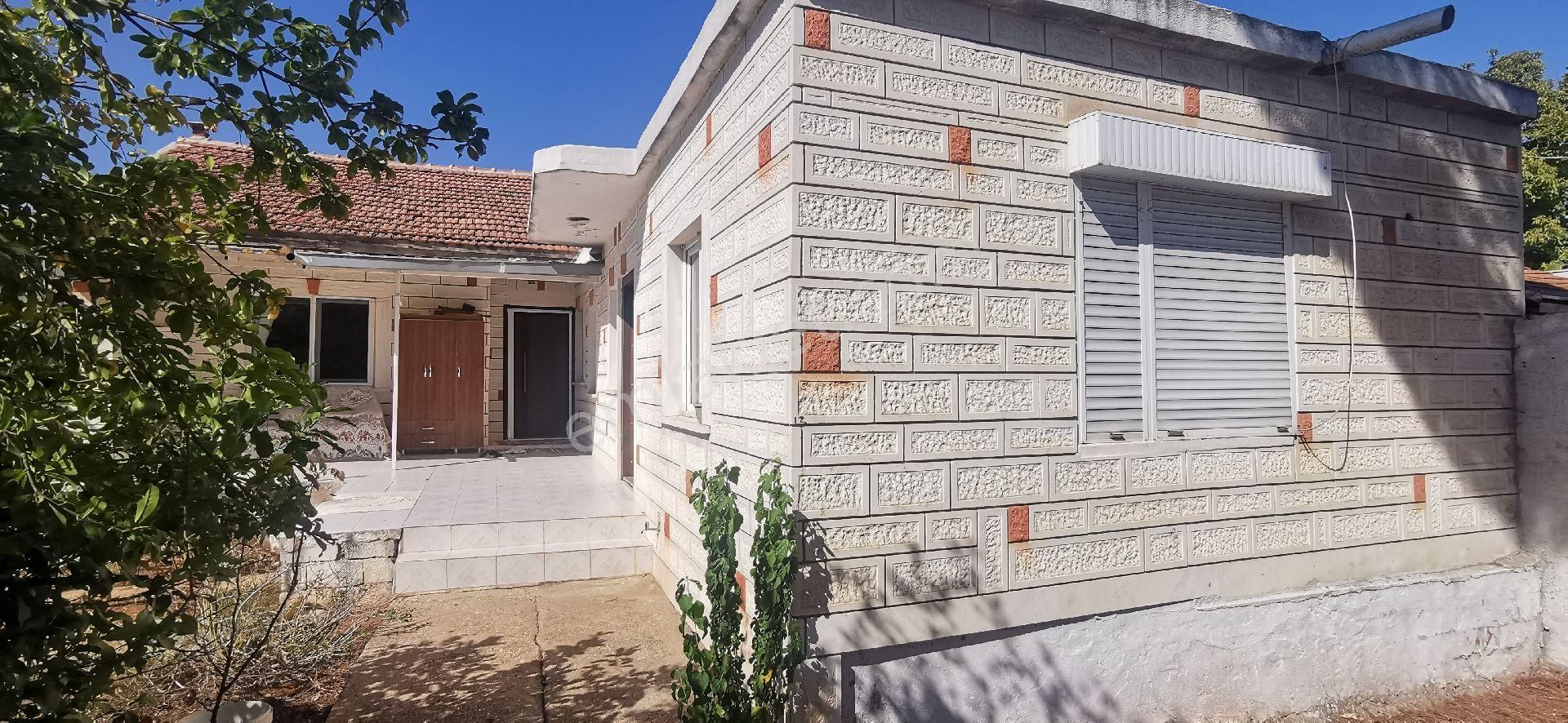 Duraliler De İçerisinde İki Ev Ve Doposu Olan Bahçeli Müstakil Kullanımlı Satılık Arsa - Görsel 12