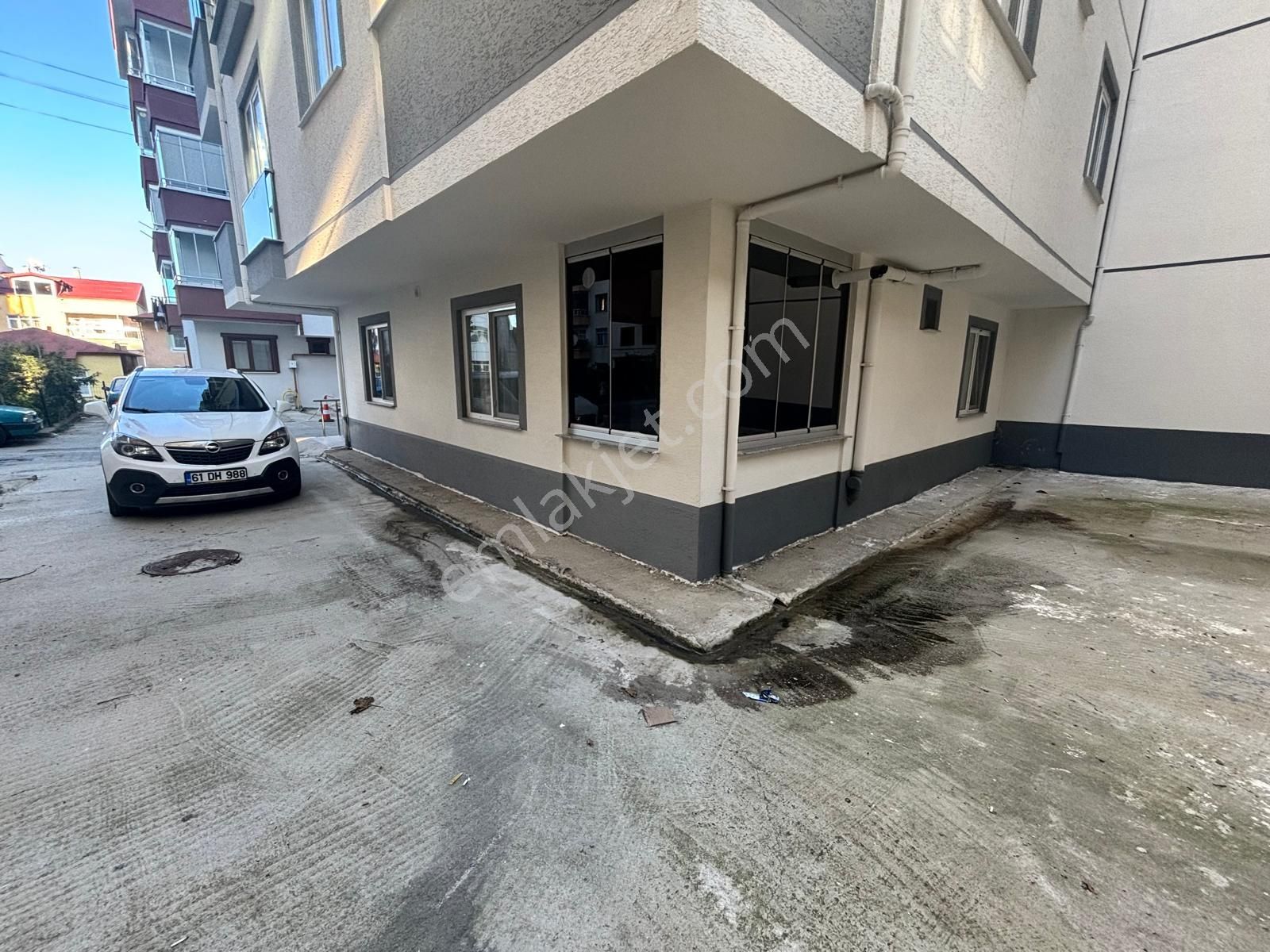 Deha Emla'tan Akçaabat Yenimahallede Satılık 2+1 Daire - Görsel 10