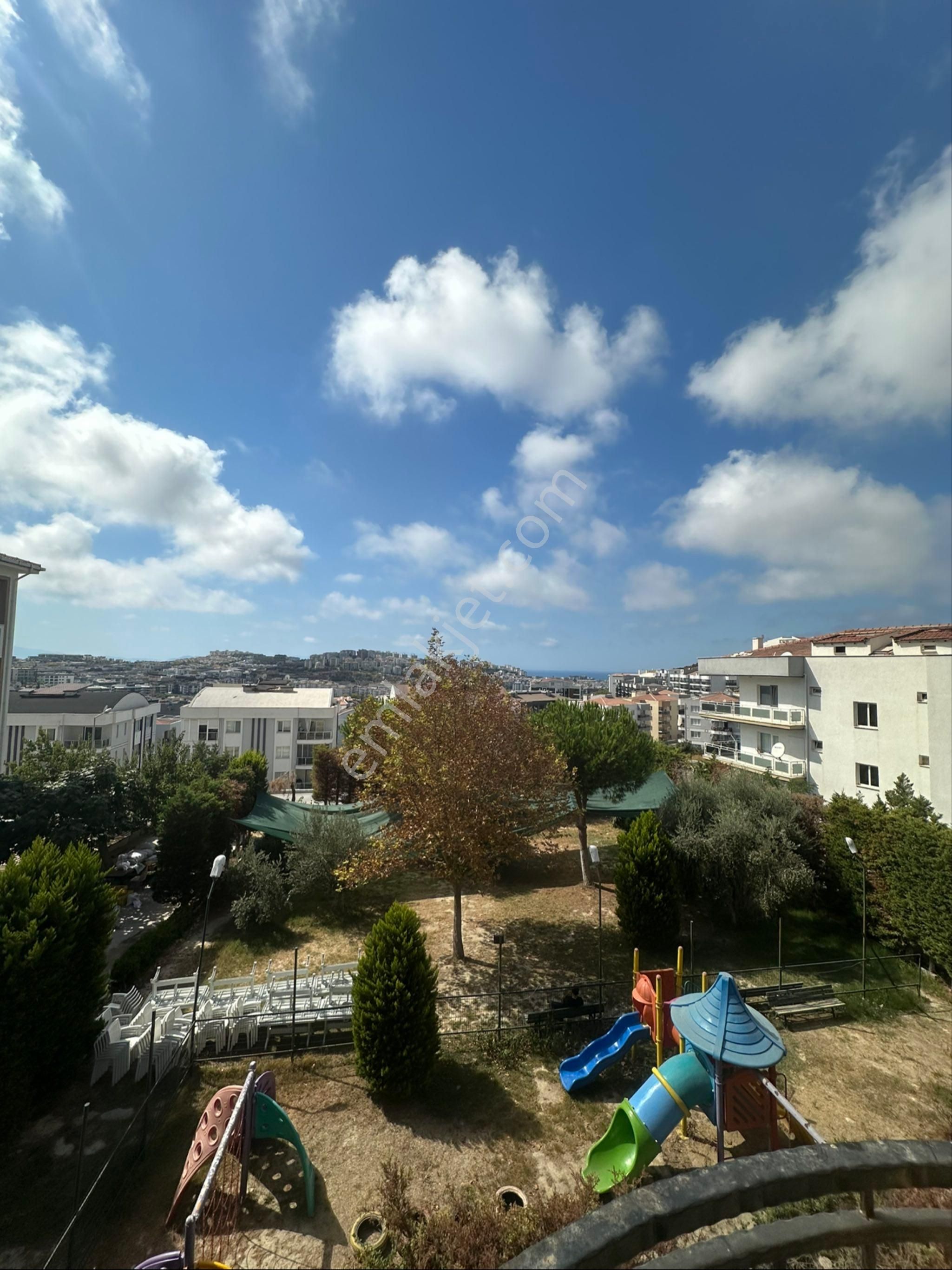 Kuşadasında Büyük Geniş Daire Satılık - Görsel 30