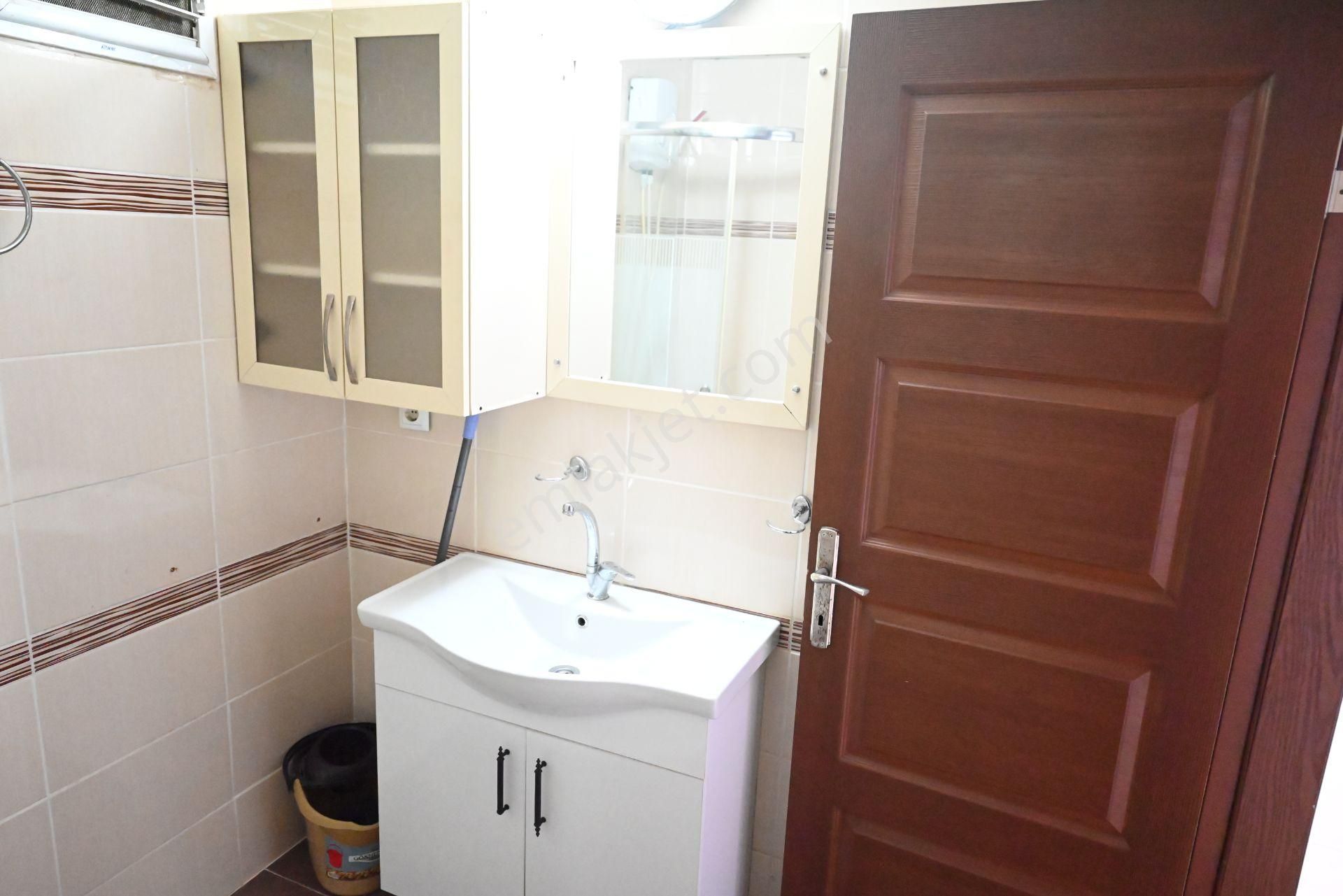Üstünkent Emlak 1+1 Eşyalı Zemin Kat Kiralık Daire - Görsel 26