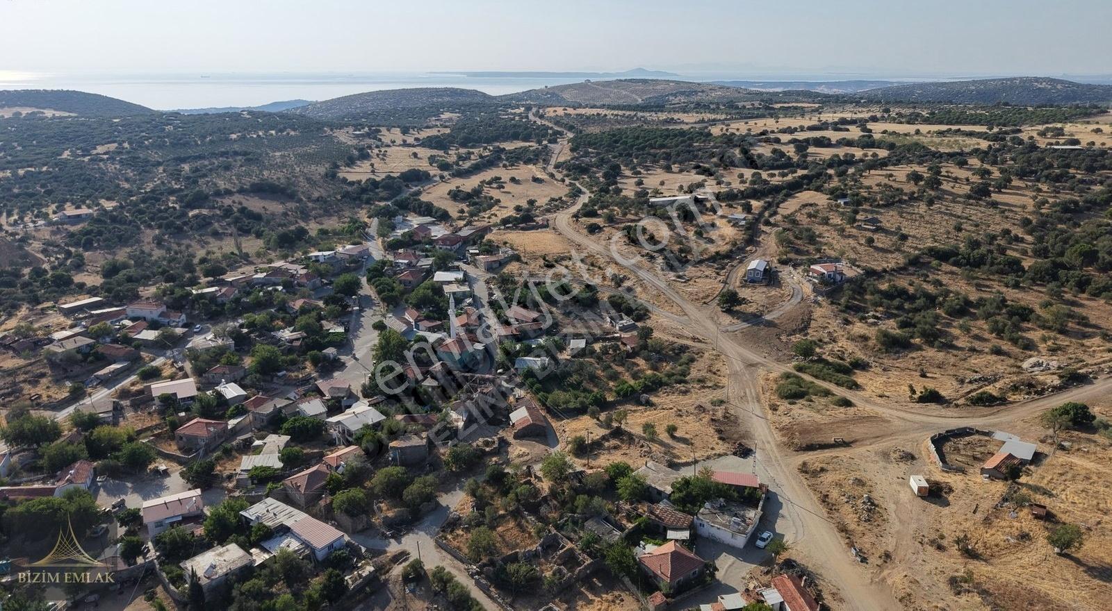 Ezine Alemşah Köyünde Kısmi Deniz Manzaralı İmarlı Arsa - Görsel 4