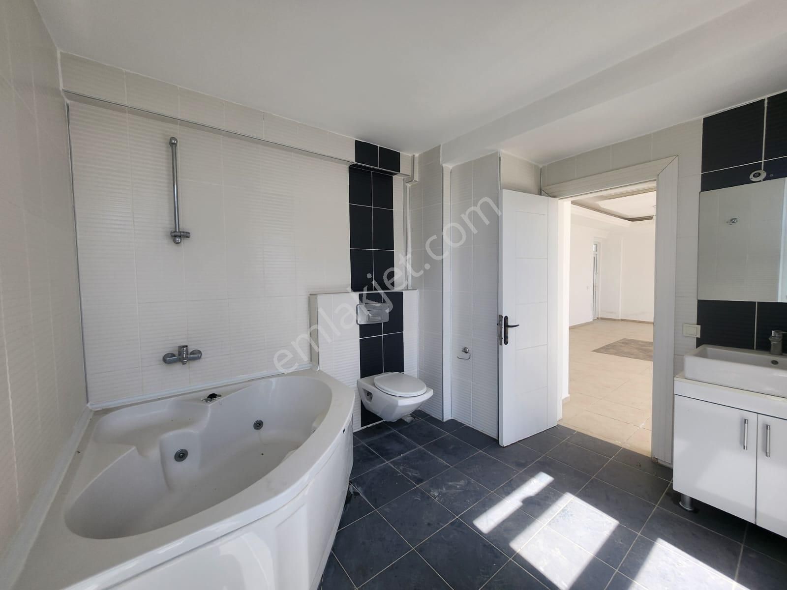 Bakımlı Denize Yakın 4+1 350 M² Havuzlu Dubleks Müstakil Villa - Görsel 14