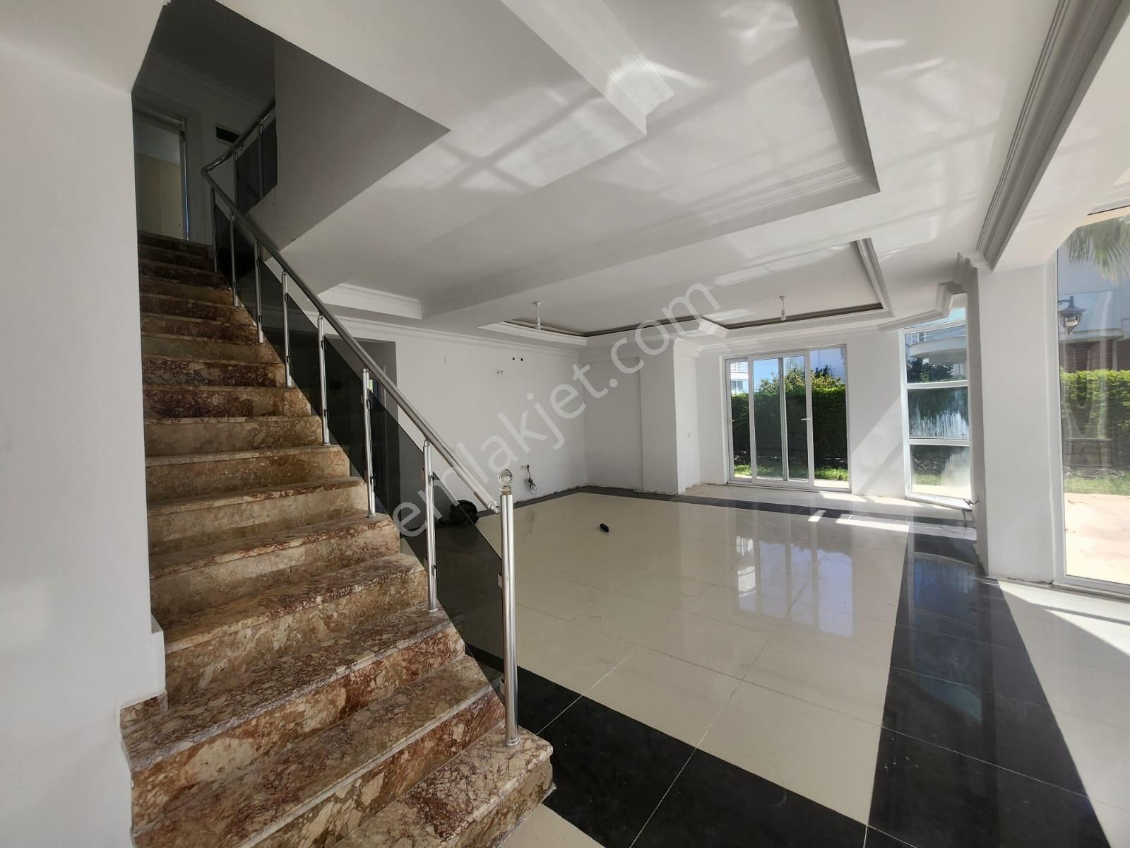 Bakımlı Denize Yakın 4+1 350 M² Havuzlu Dubleks Müstakil Villa - Görsel 12