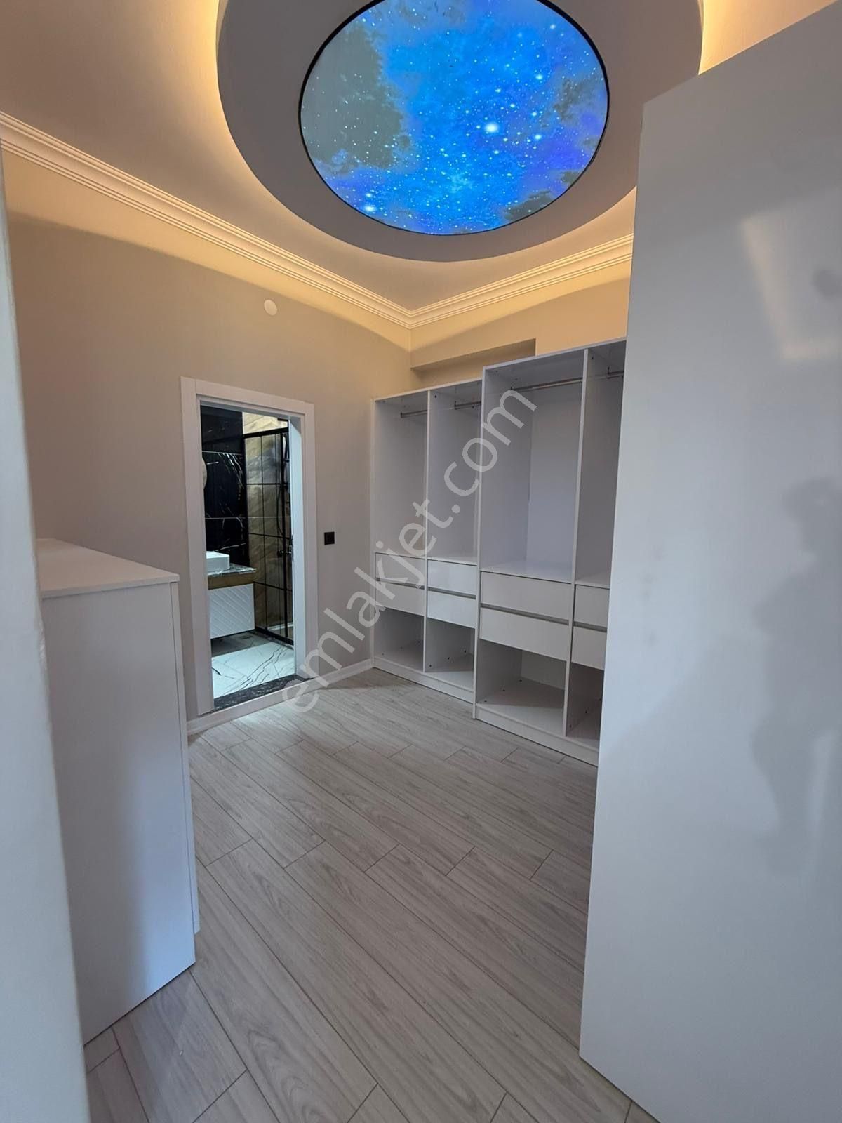 Modern Ve Şık Yapısıyla Havuzlu Doğayla İç İçe Satılık 4+1 Villa - Görsel 24