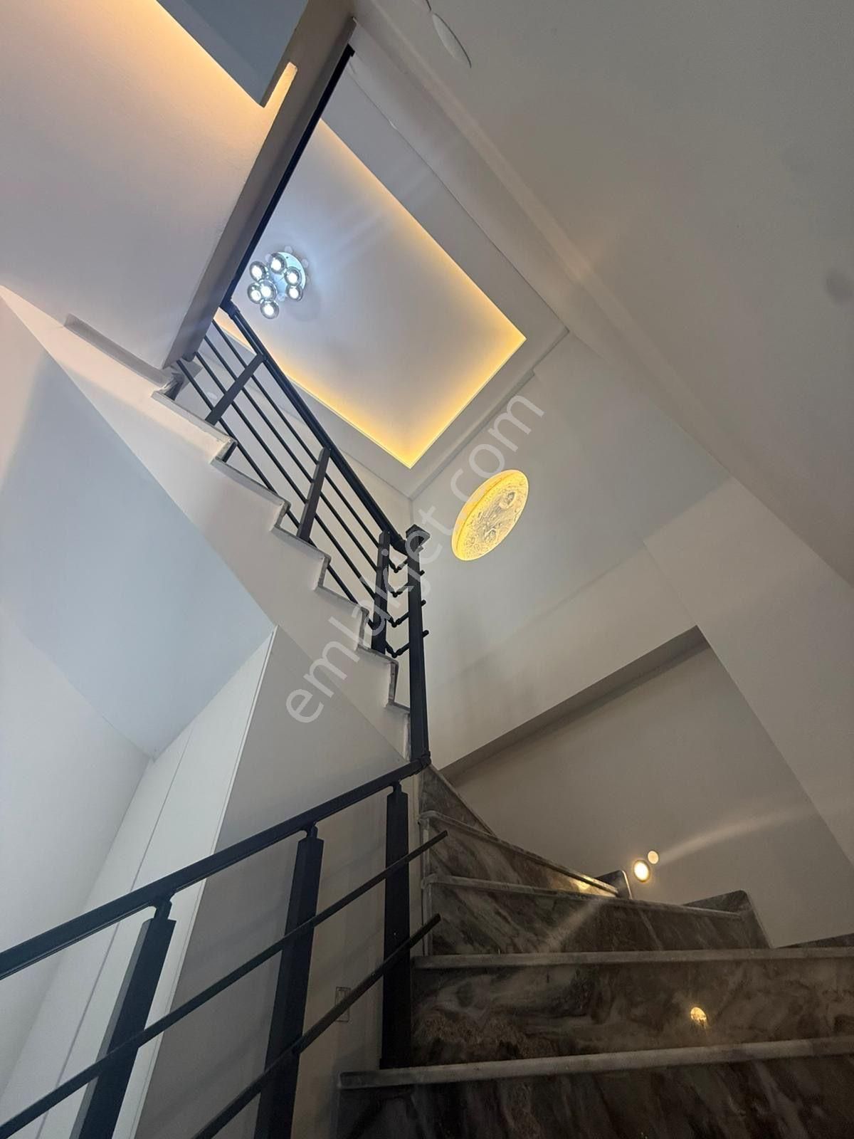 Modern Ve Şık Yapısıyla Havuzlu Doğayla İç İçe Satılık 4+1 Villa - Görsel 35