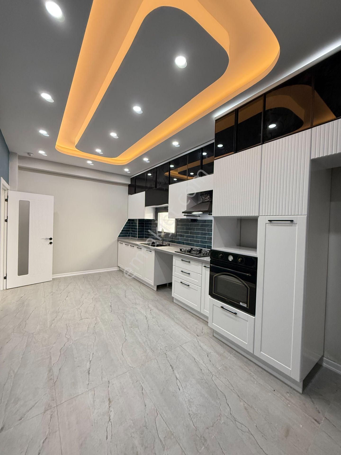 Modern Ve Şık Yapısıyla Havuzlu Doğayla İç İçe Satılık 4+1 Villa - Görsel 10