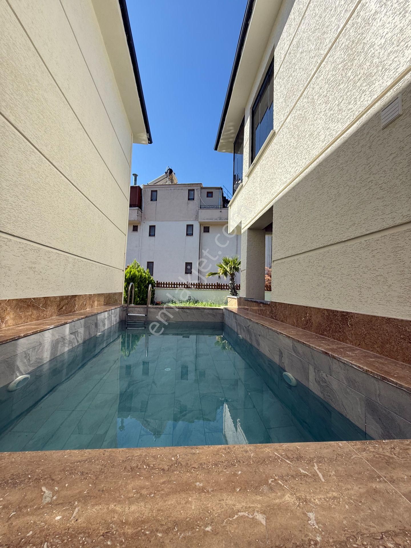 Modern Ve Şık Yapısıyla Havuzlu Doğayla İç İçe Satılık 4+1 Villa - Görsel 25