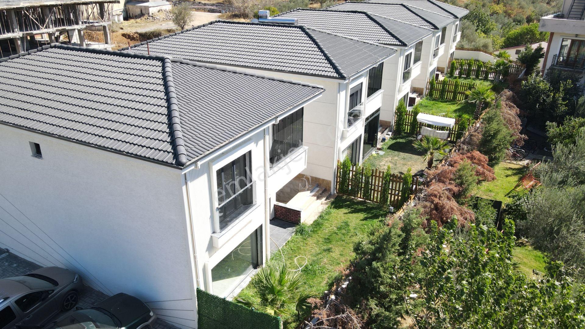 Modern Ve Şık Yapısıyla Havuzlu Doğayla İç İçe Satılık 4+1 Villa - Görsel 12