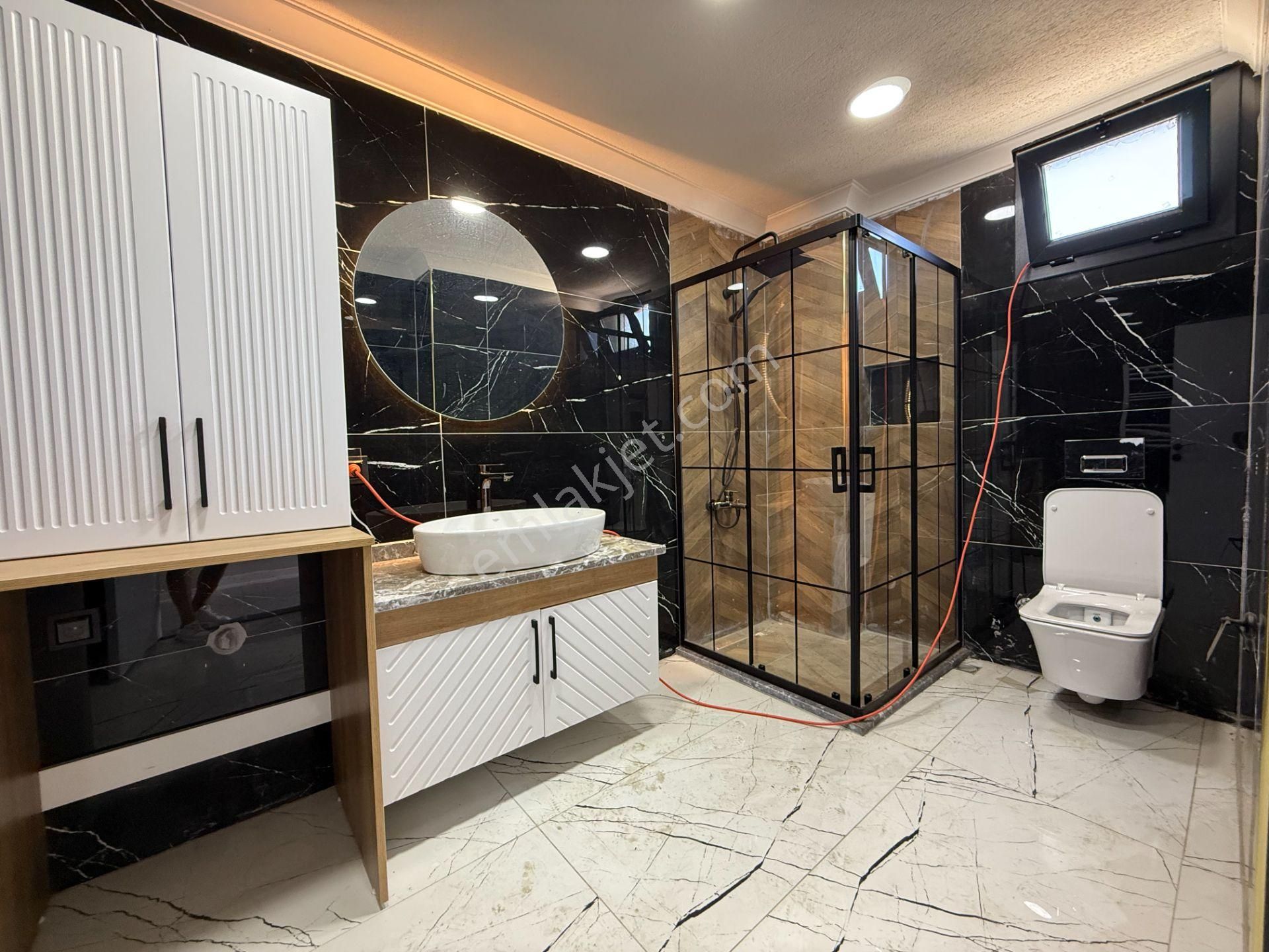 Modern Ve Şık Yapısıyla Havuzlu Doğayla İç İçe Satılık 4+1 Villa - Görsel 11