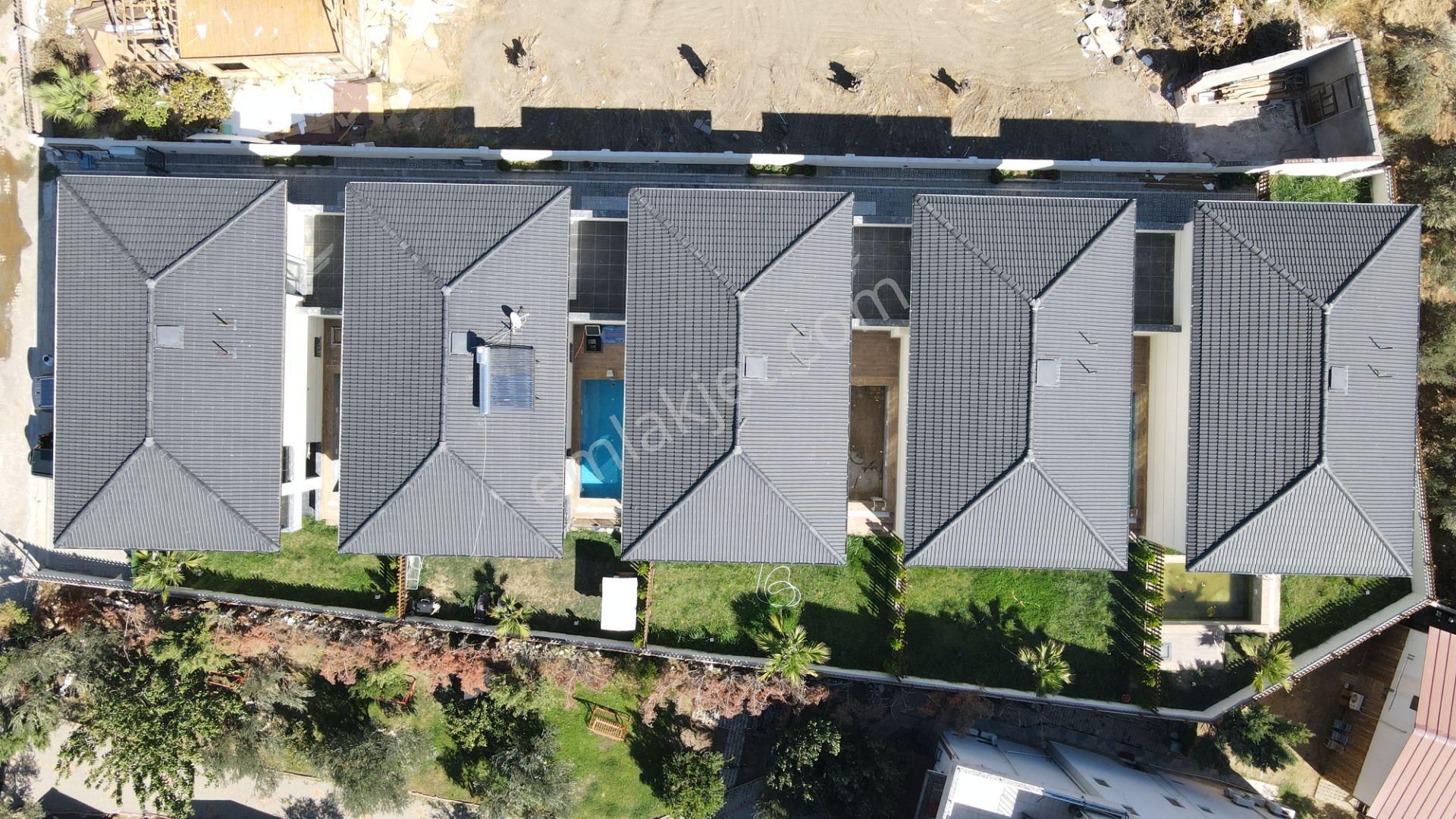 Modern Ve Şık Yapısıyla Havuzlu Doğayla İç İçe Satılık 4+1 Villa - Görsel 6