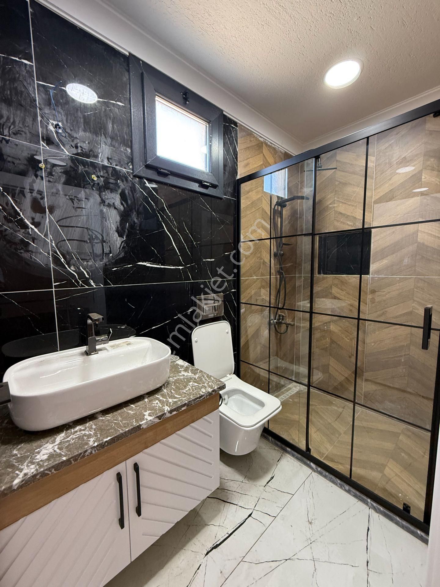 Modern Ve Şık Yapısıyla Havuzlu Doğayla İç İçe Satılık 4+1 Villa - Görsel 21