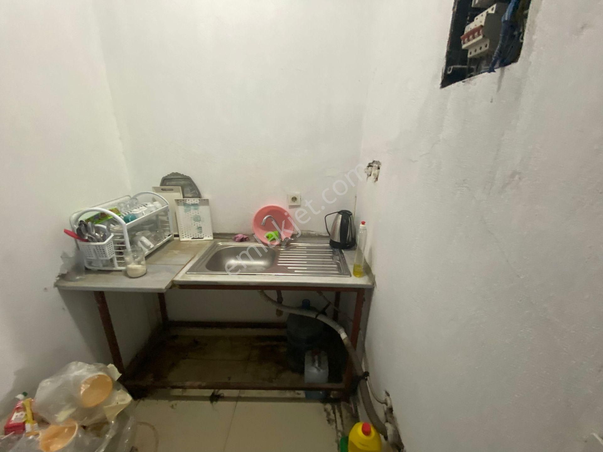 Acill Konak Ulubatlı Mah.de Ana Yol Yakını 320m2 Batarlı 3 Bölmeli Hazır Kiracılı Satılık Dükkan - Görsel 14