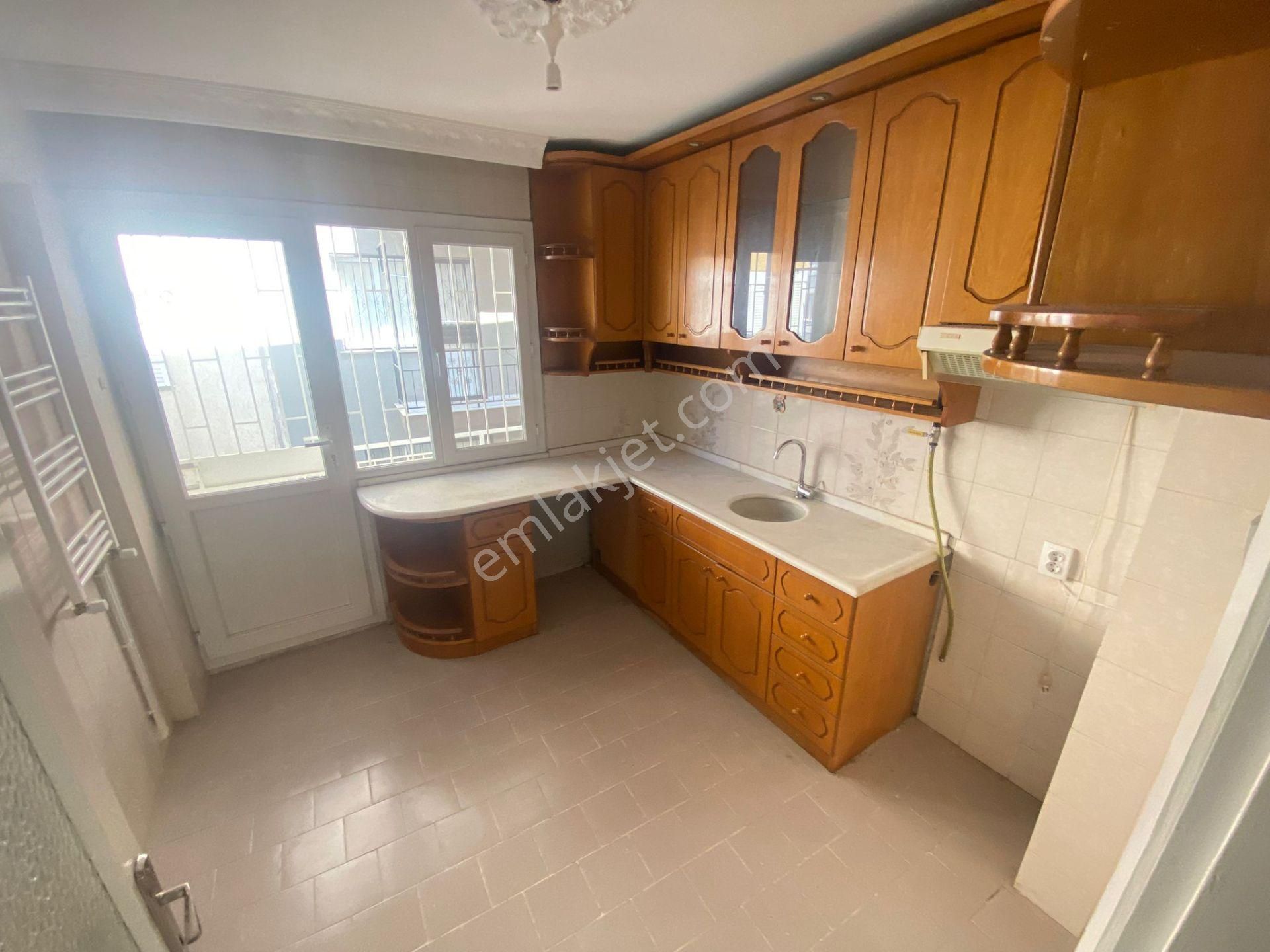 Buca Efeler Mah.de Şirinyer Merkez Yakını 3+1 125m2 Dgazlı Ayrı Mutfak Arakat Kiralık Daire - Görsel 15