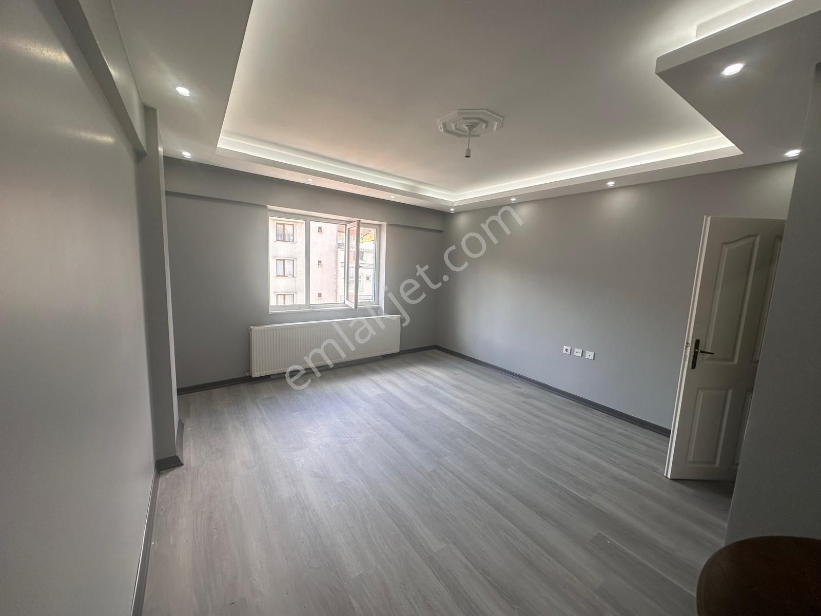 Üçkardeşler Emlakta Satılık Daire Bağcılarda - Görsel 2