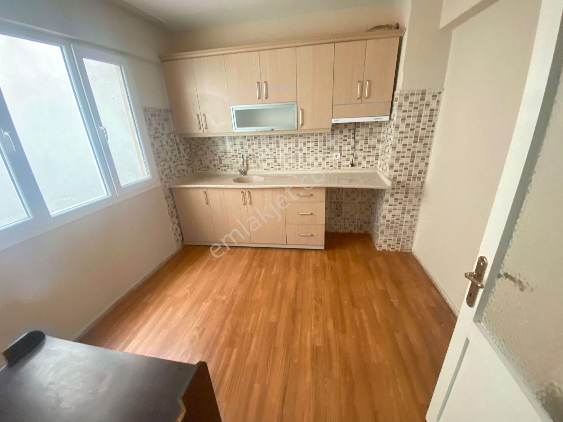 Buca Efeler Mah.de Şirinyer Merkez Yakını 2+1 95m2 Ayrı Mutfak Havadar Kiralık Daire - Görsel 16