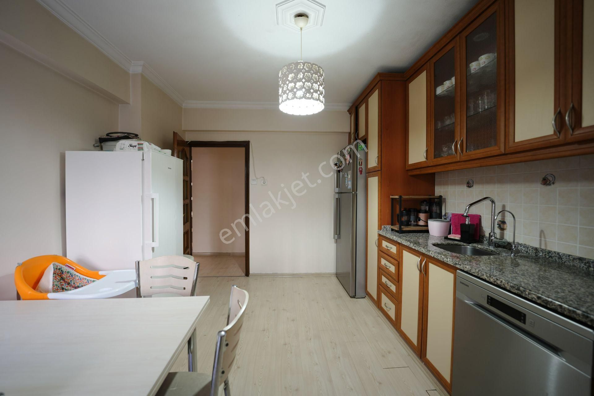 C21 Cius; Akkanlar Sitesi'nde Deniz Manzaralı 3+1 Ara Kat Daire - Görsel 9