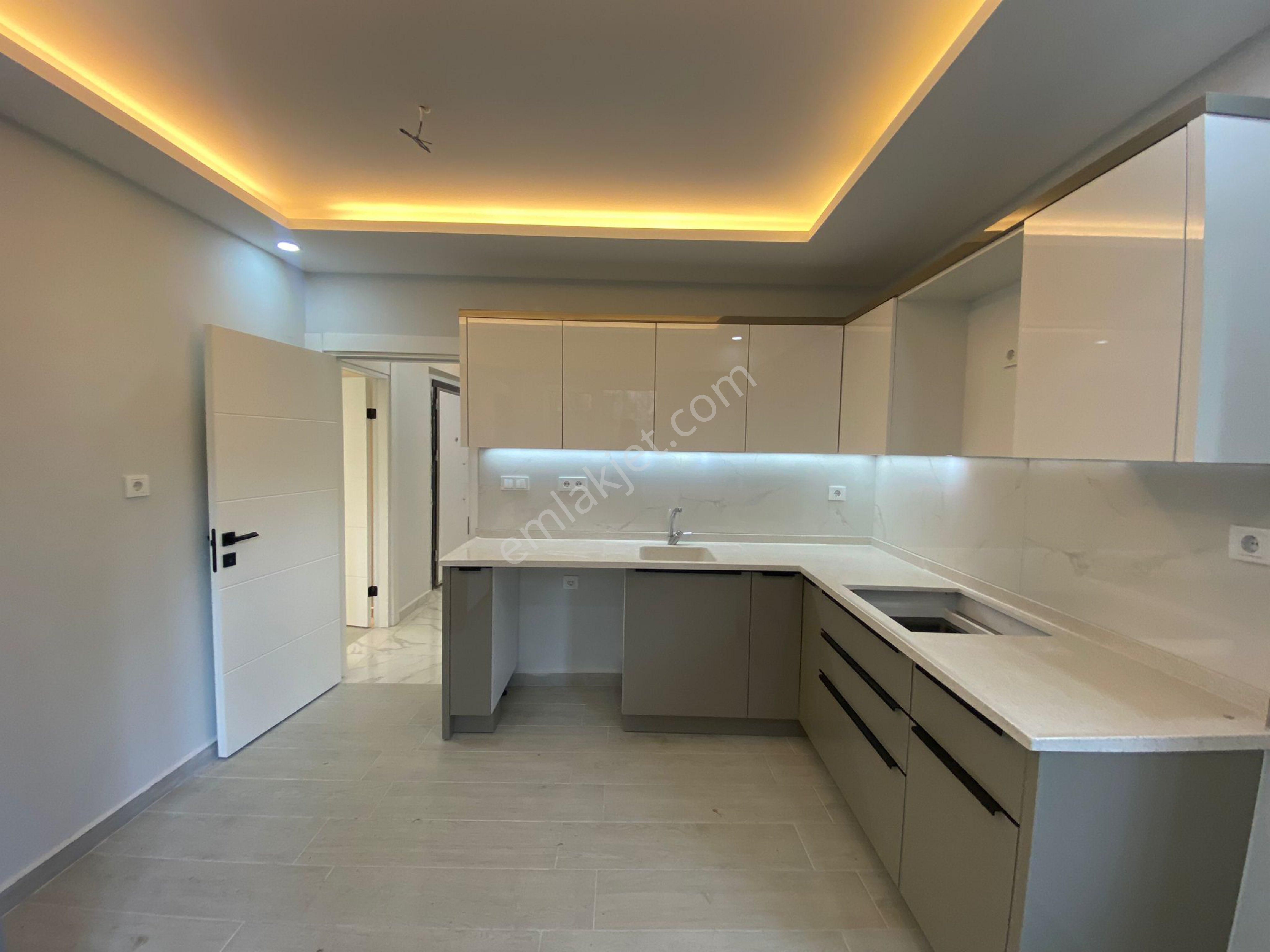Güçlü Kardeşler Altınoluk Merkezde 2+1 Ayrı Mutfak İçi Sıfır Bahçeli Daire - Görsel 13