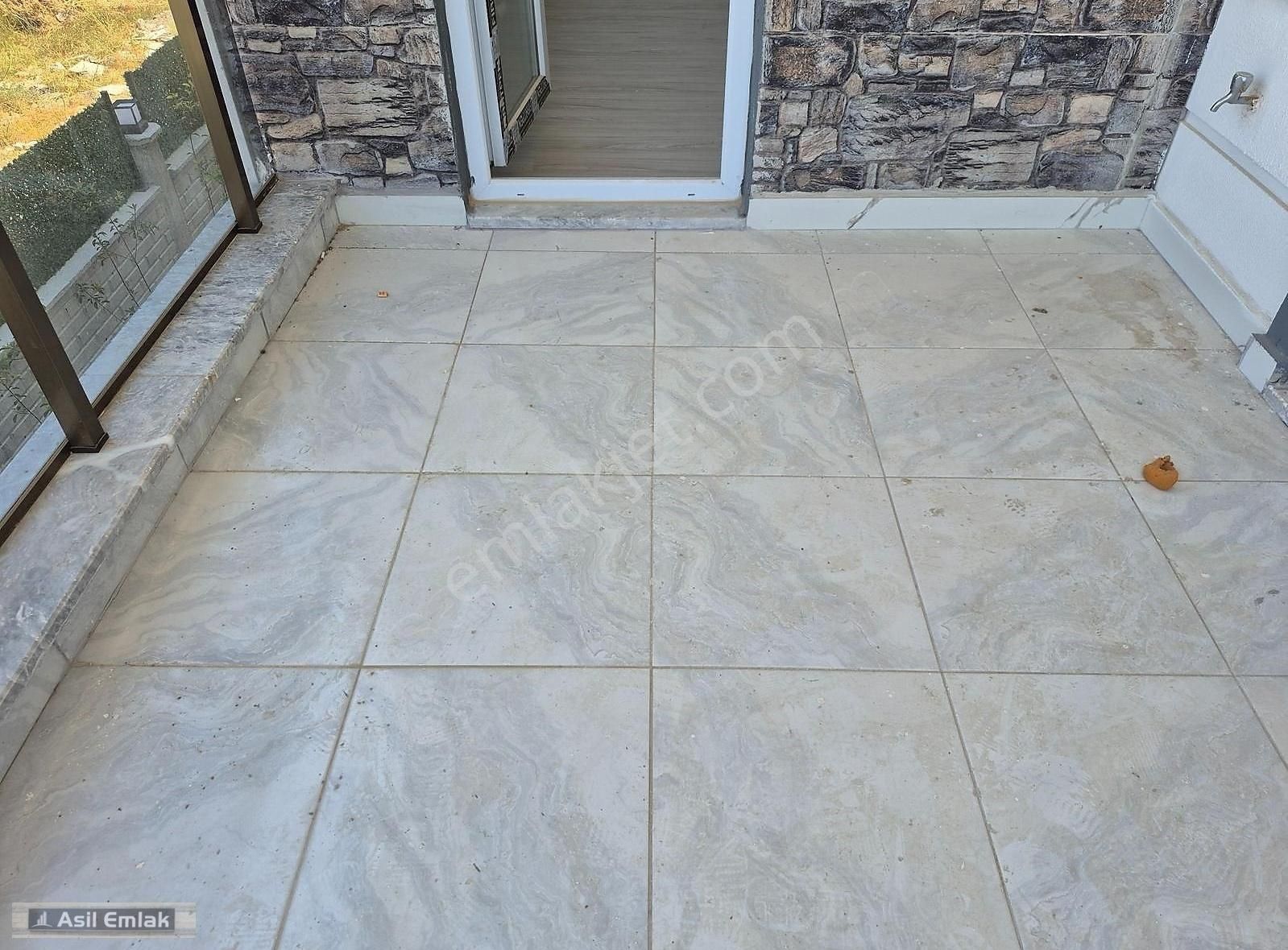 Dalaman Hürriyet Mah.de Satlık Havuzlu Arakat Daire - Görsel 12