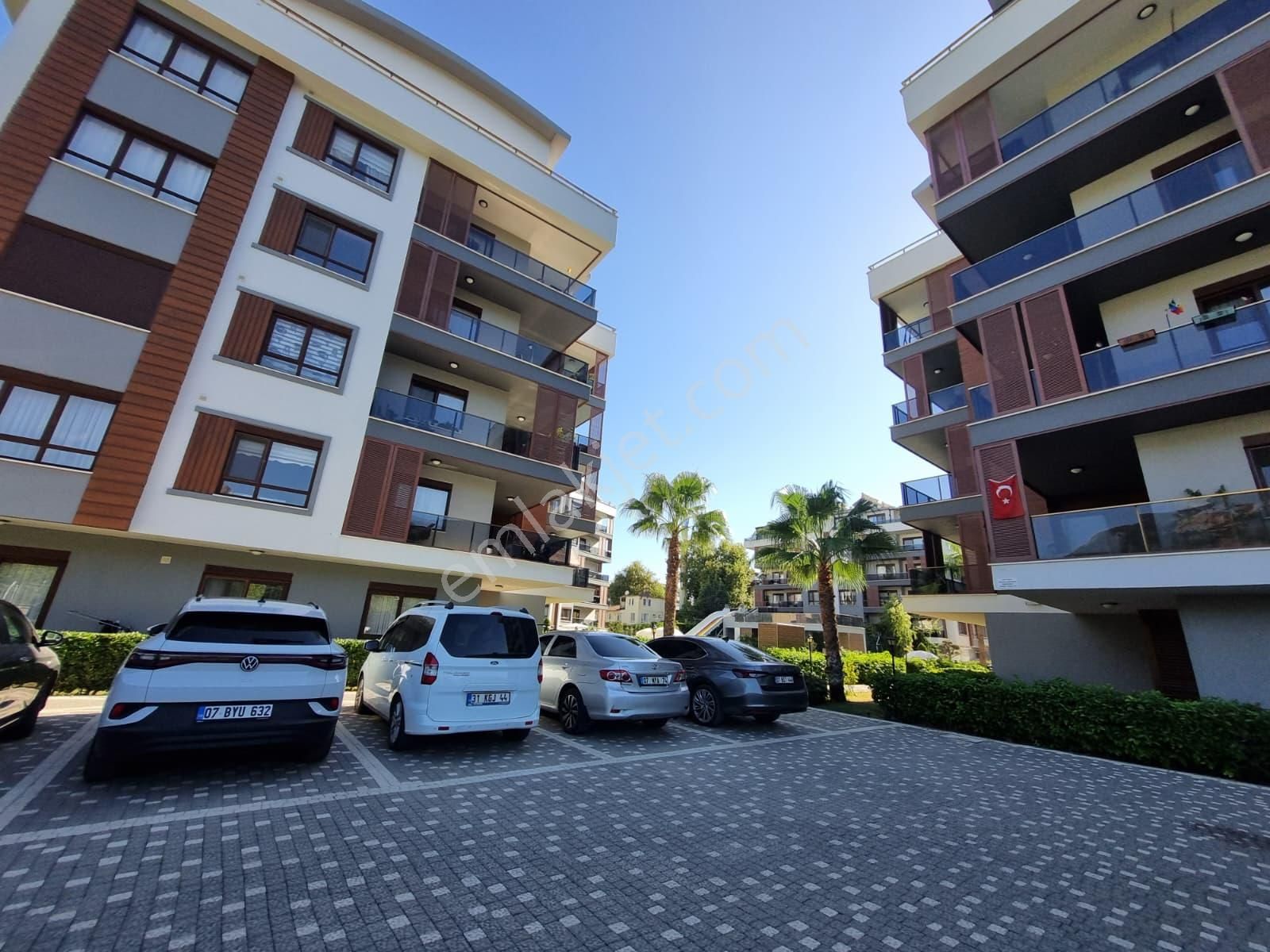 Çarşamba Mevkiinde Vatandaşlığa Uygun Satılık 5+1 Dubleks Daire - Görsel 35