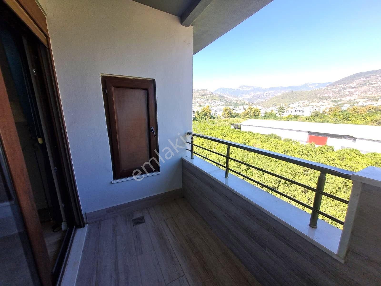 Çarşamba Mevkiinde Vatandaşlığa Uygun Satılık 5+1 Dubleks Daire - Görsel 6