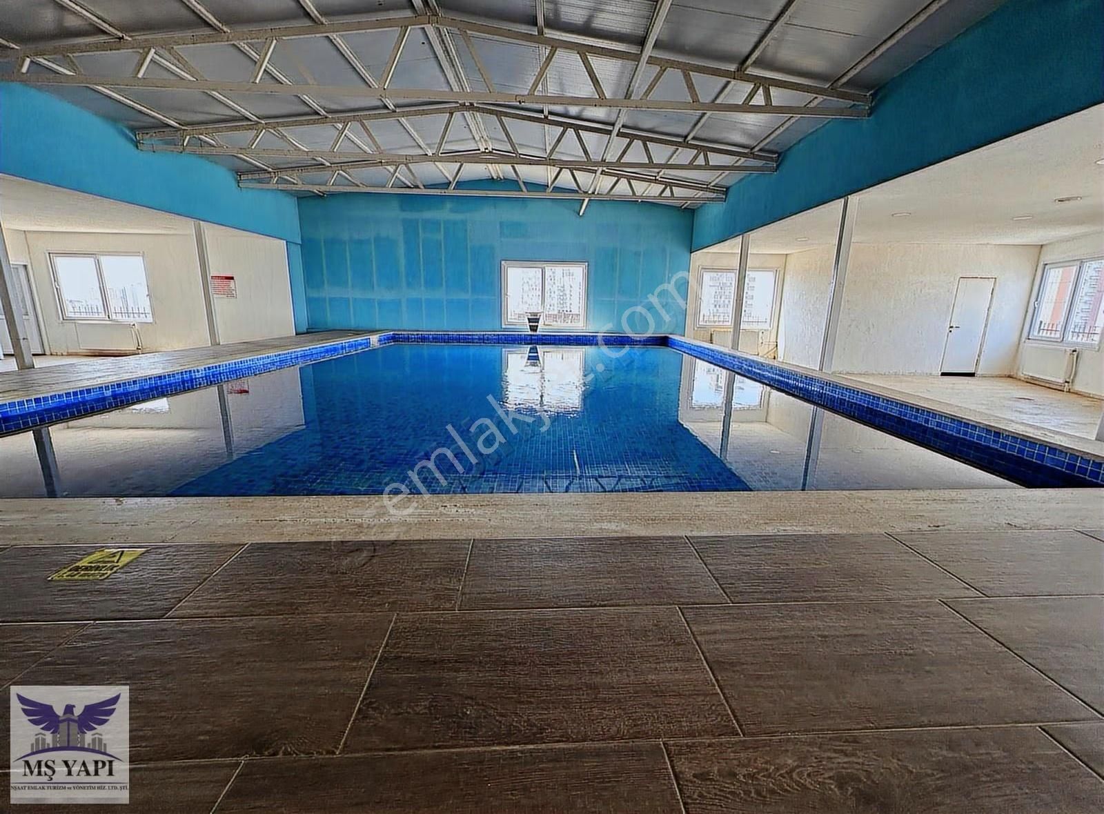 Aile Sitesinde Metrobüse 5dk Geniş Ve Ferah 1+1 Boş Kiralık - Görsel 2