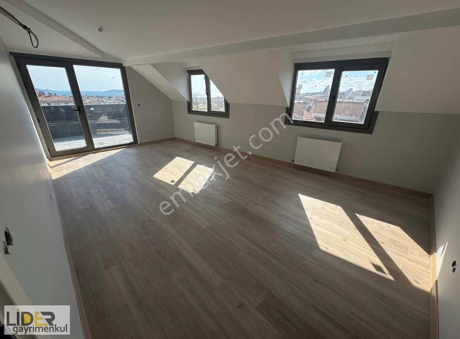 Lider'den Küçükyalıda Leb-i Derya Deniz Manzaralı 3+1 Dubleks - Görsel 13