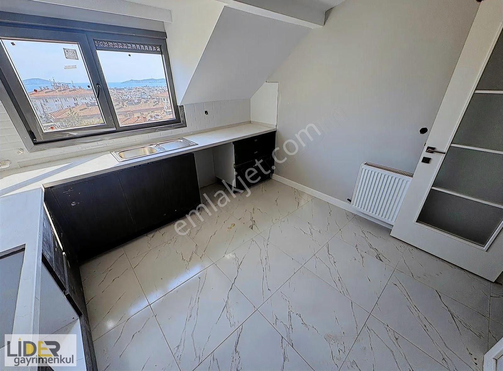 Lider'den Küçükyalıda Leb-i Derya Deniz Manzaralı 3+1 Dubleks - Görsel 9