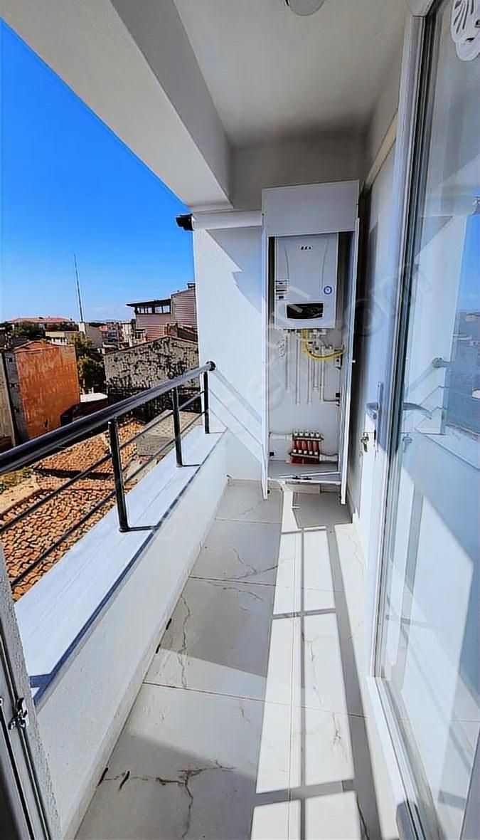 Deniz Manzaralı 1+1 Ayrı Mutfaklı Sıfır Daire - Görsel 4