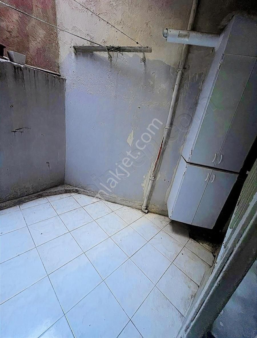 Diyar Gayrimenkul 1+1 Satılık Daire Kasap Hurşit Sokakta - Görsel 4