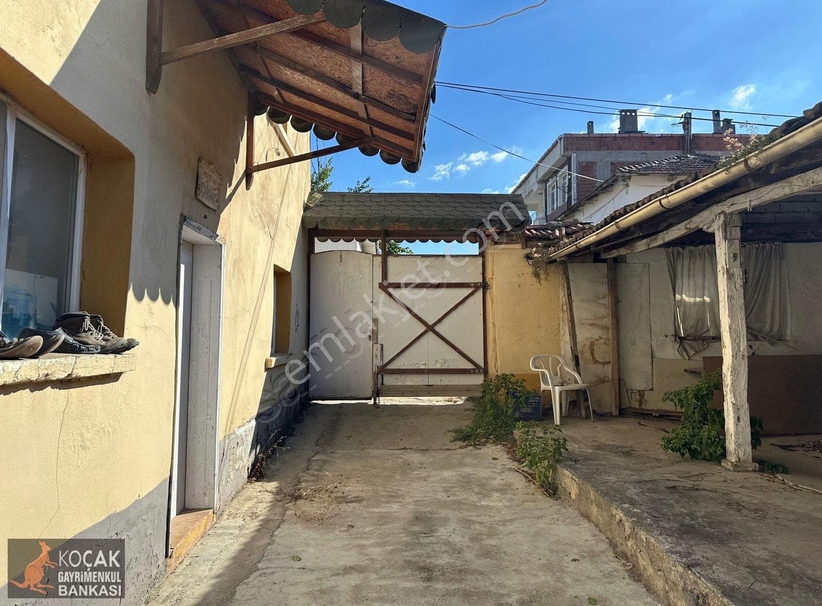 İznik Merkezde 1812m2 Arsalı Müstakil Bahçeli 2 Katlı Satılık Ev - Görsel 25