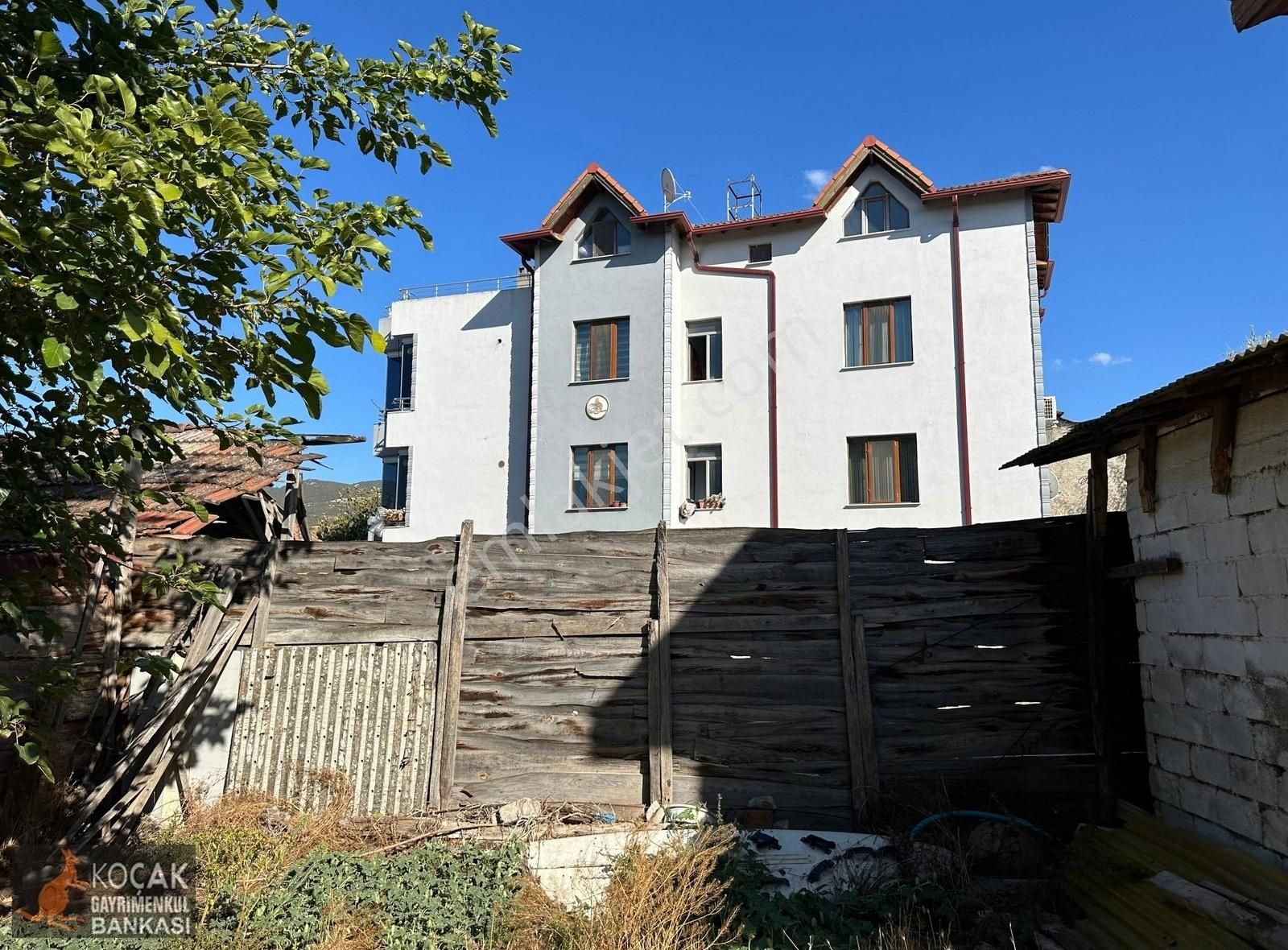 İznik Merkezde 1812m2 Arsalı Müstakil Bahçeli 2 Katlı Satılık Ev - Görsel 12