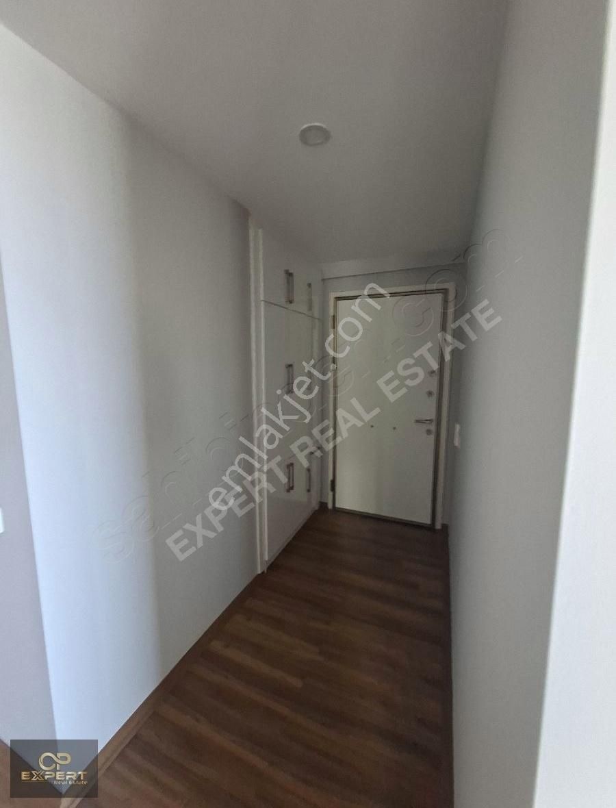 Kuşadası Merkezde Havuzlu Sitede Satılık Arakat Daire - Görsel 21