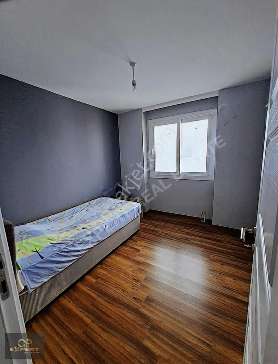 Kuşadası Merkezde Havuzlu Sitede Satılık Arakat Daire - Görsel 11