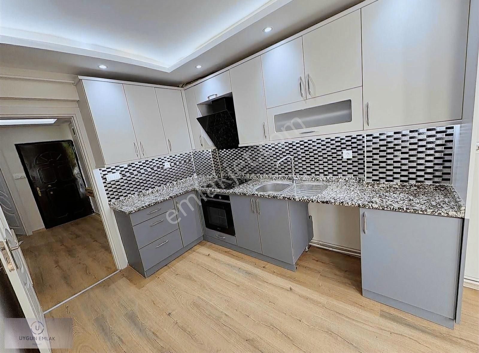 Buca Efeler Mah.de Ensar Cami Yakını 3+1 Masrafsız Satılık Daire