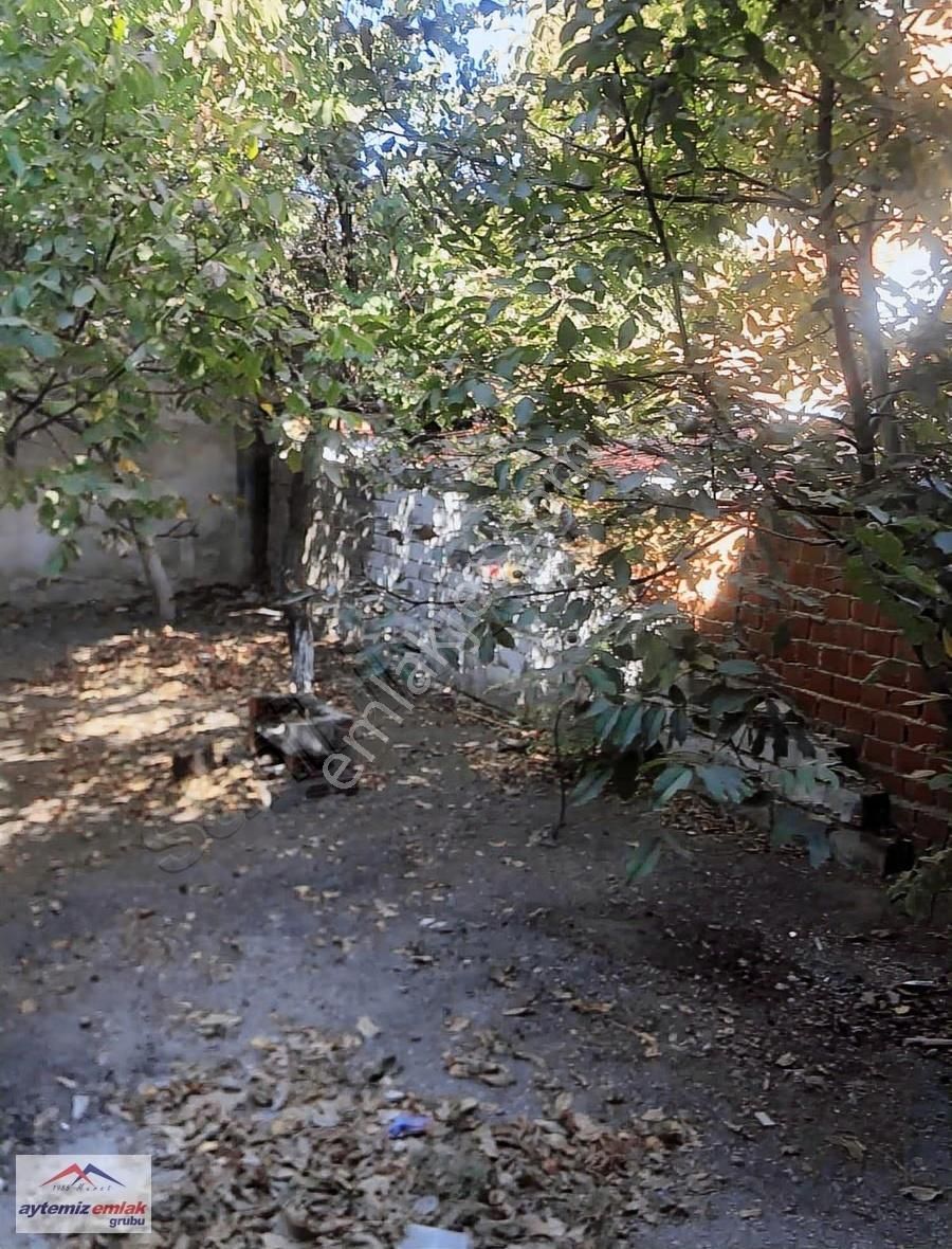 Sındırgı Merkezde Doğalgazlı 3+1 Bahçeli Satılık Ev - Görsel 24