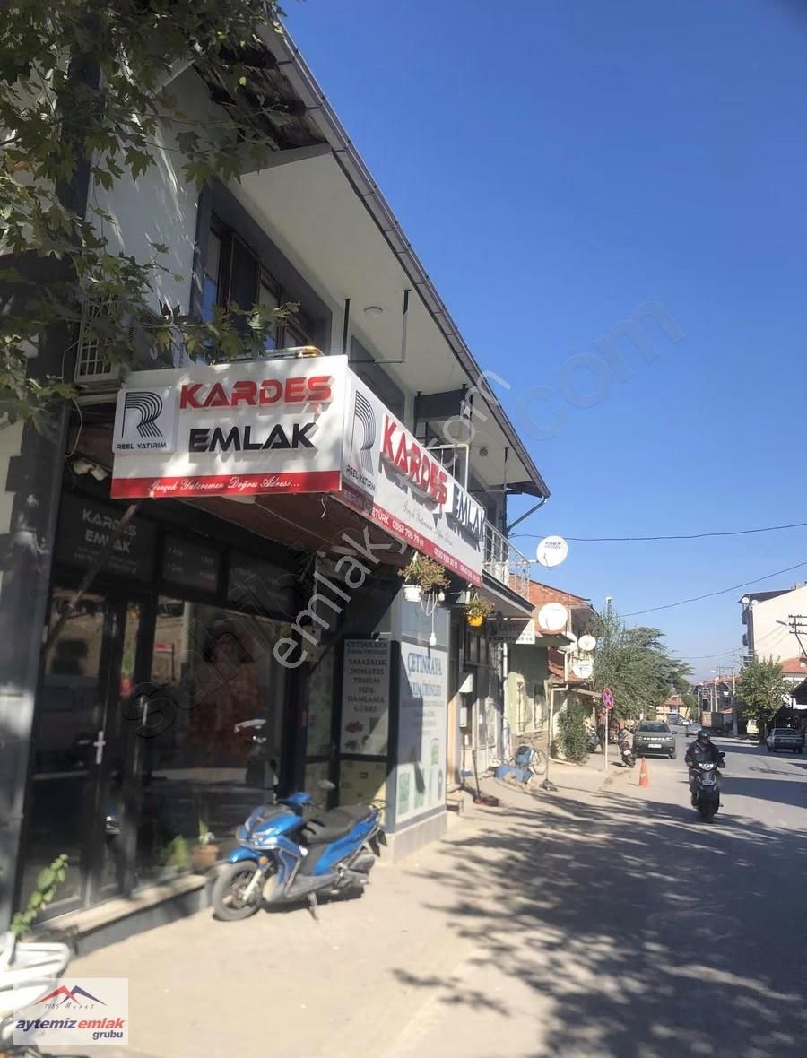 Sındırgı Merkezde Doğalgazlı 3+1 Bahçeli Satılık Ev - Görsel 9