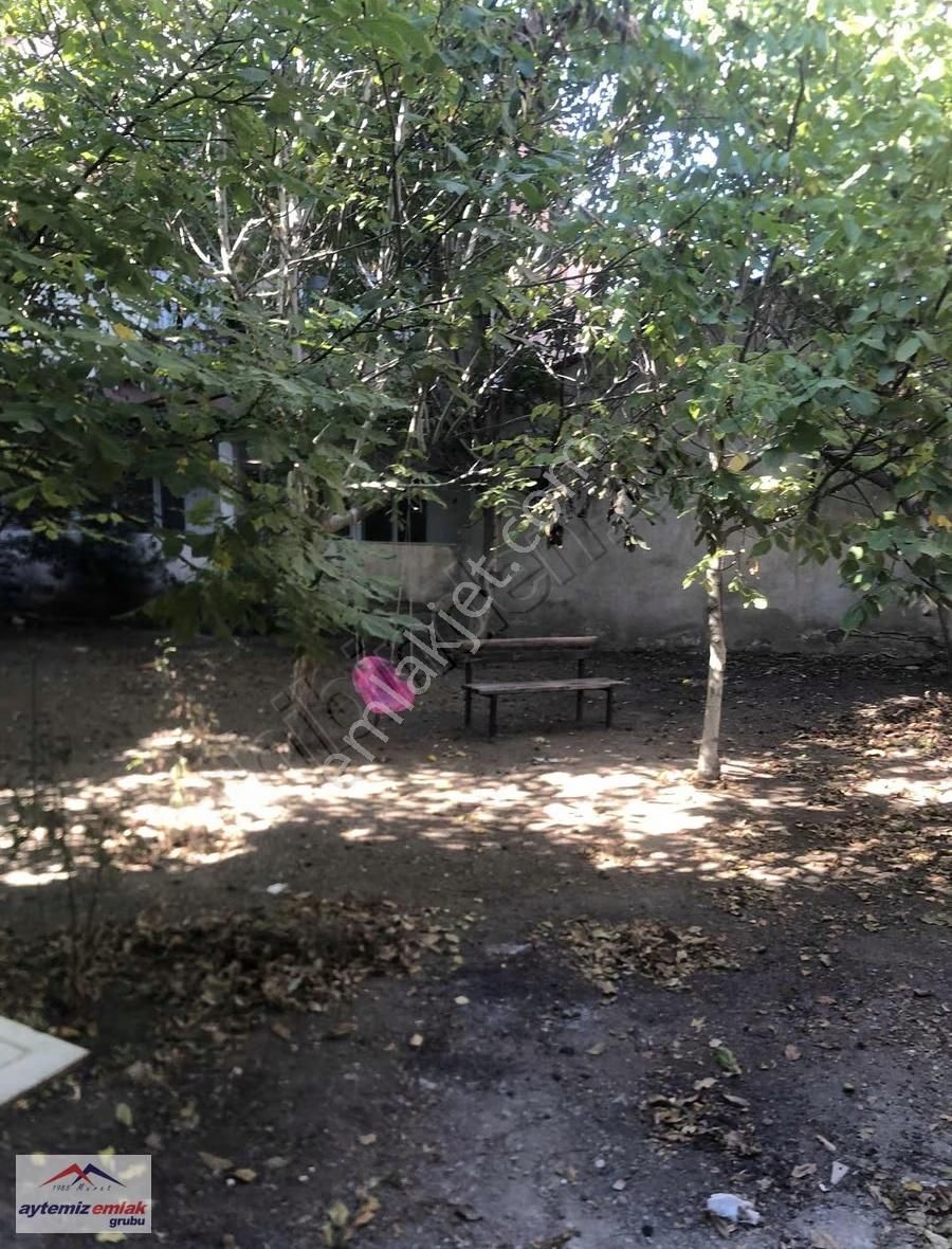 Sındırgı Merkezde Doğalgazlı 3+1 Bahçeli Satılık Ev - Görsel 2