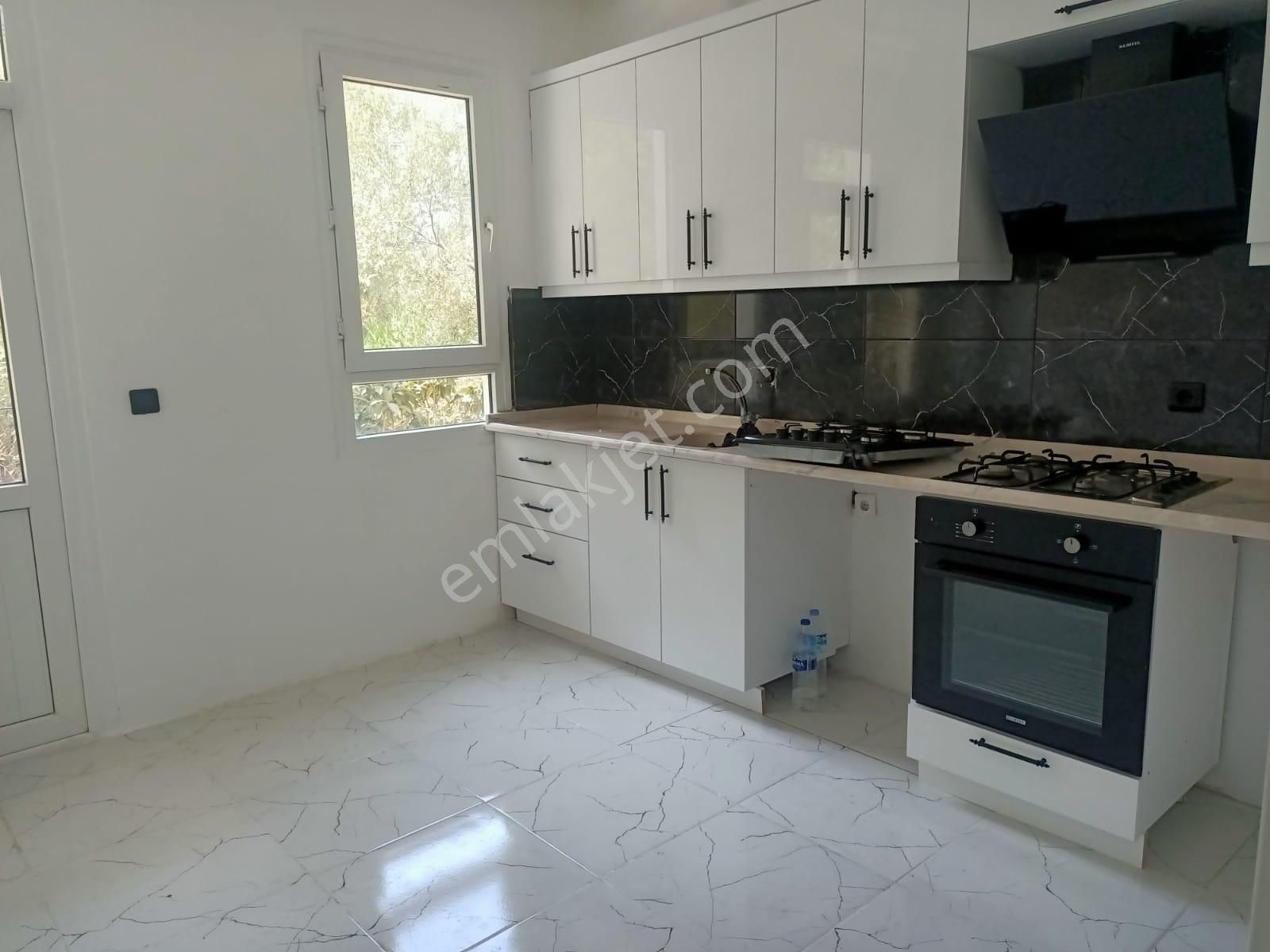 Akdeniz Emlakta Satılık 3+1 Daire