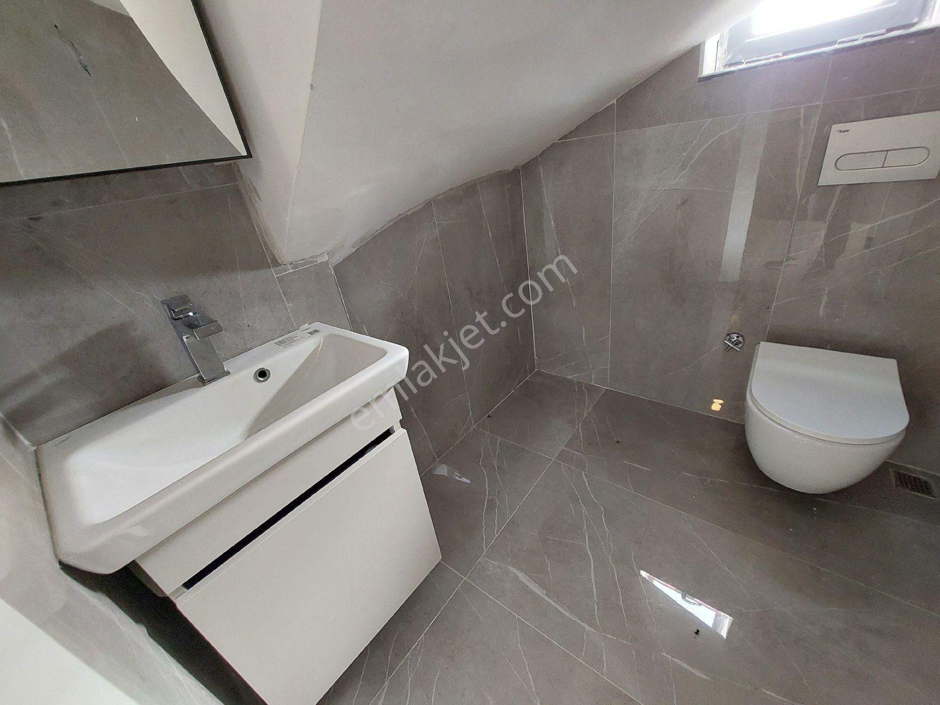 Kuşadasında Avm'lere Yakın Havuzlu Sitede Otoparklı-bahçeli Sıfır Villa - Görsel 23